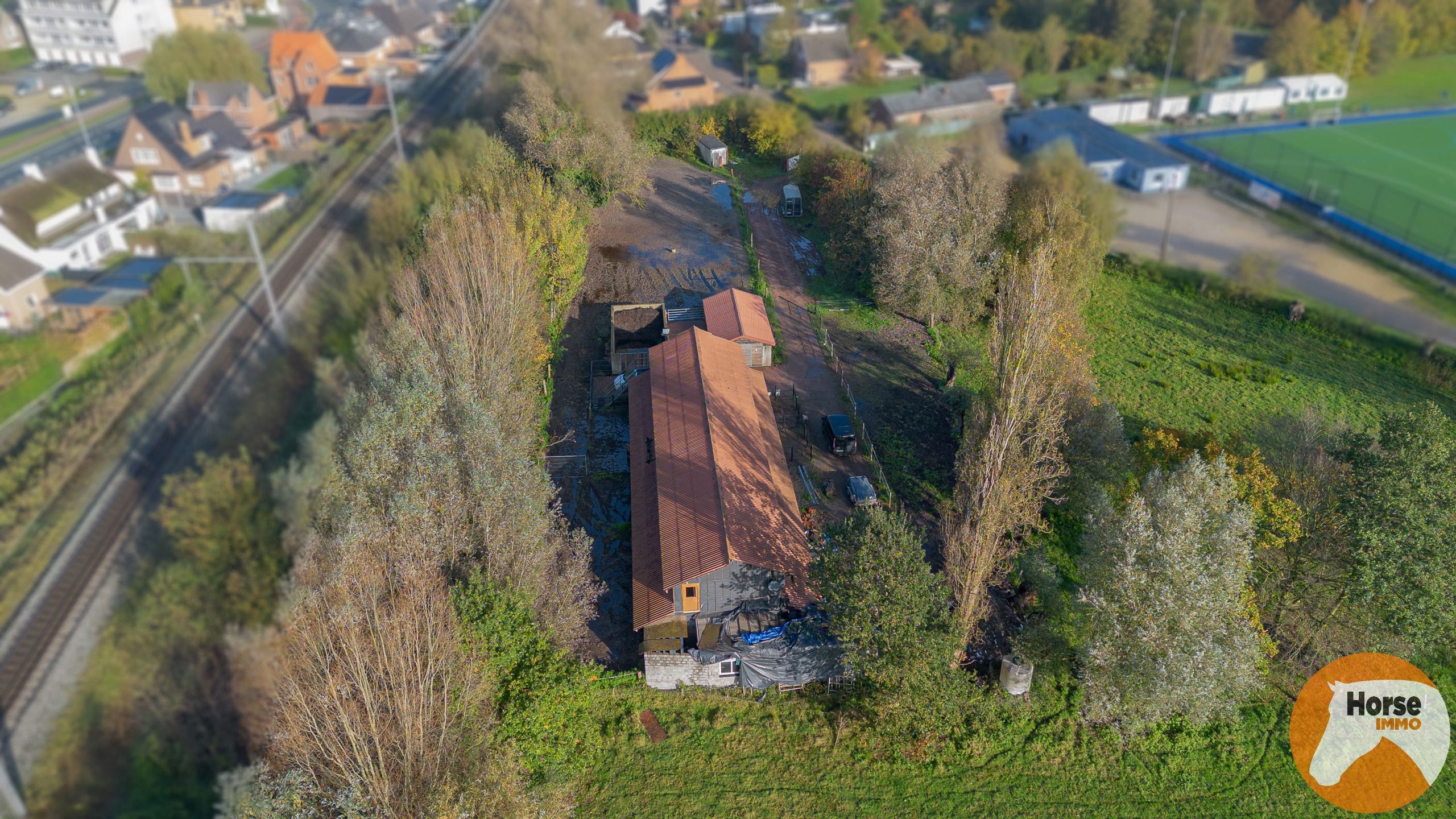 DENDERMONDE - Woning met stallen foto 2