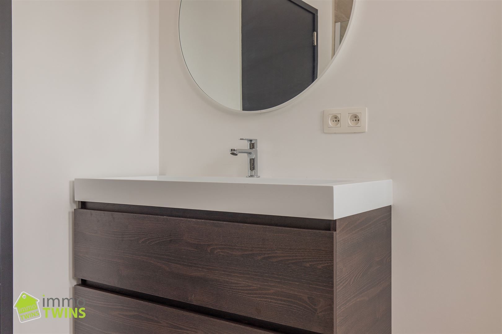 Ruime gerenoveerde bel-etagewoning te Oudegem foto 17