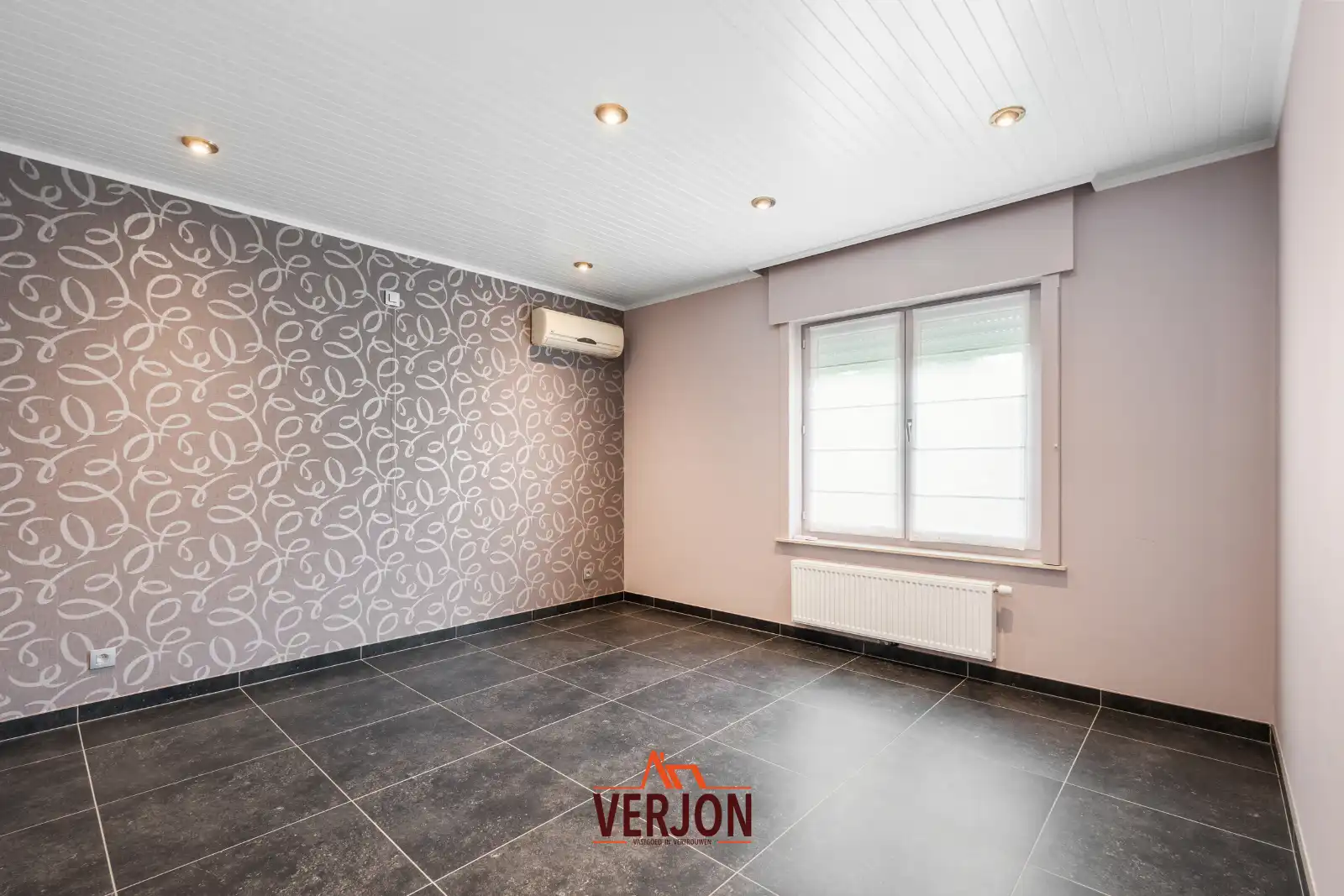 Villa met 4 slaapkamers en dubbele garage in een doodlopende straat te koop in Izegem! foto 13
