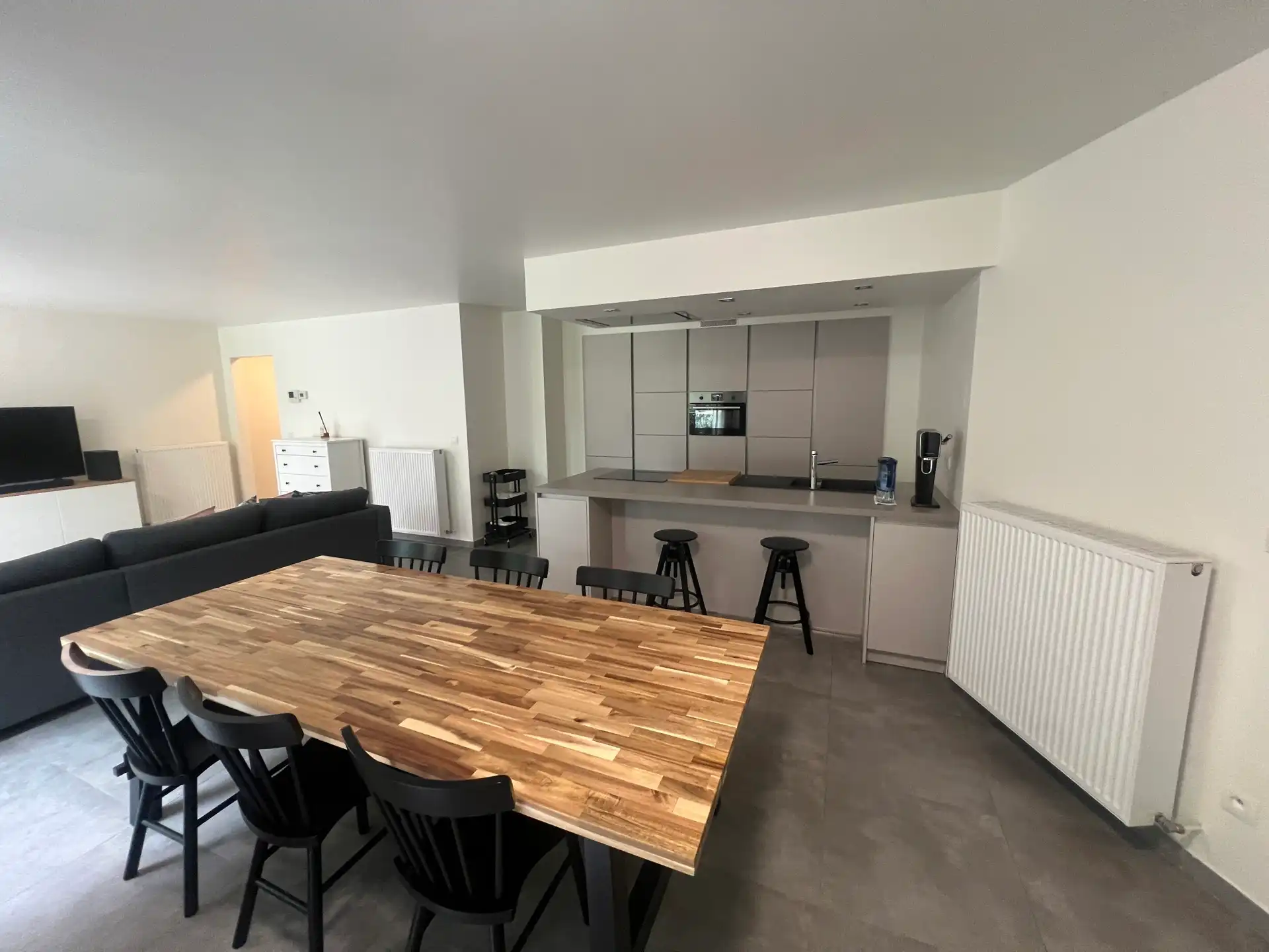 Ruim appartement met uniek groen uitzicht in hartje Genk foto 6