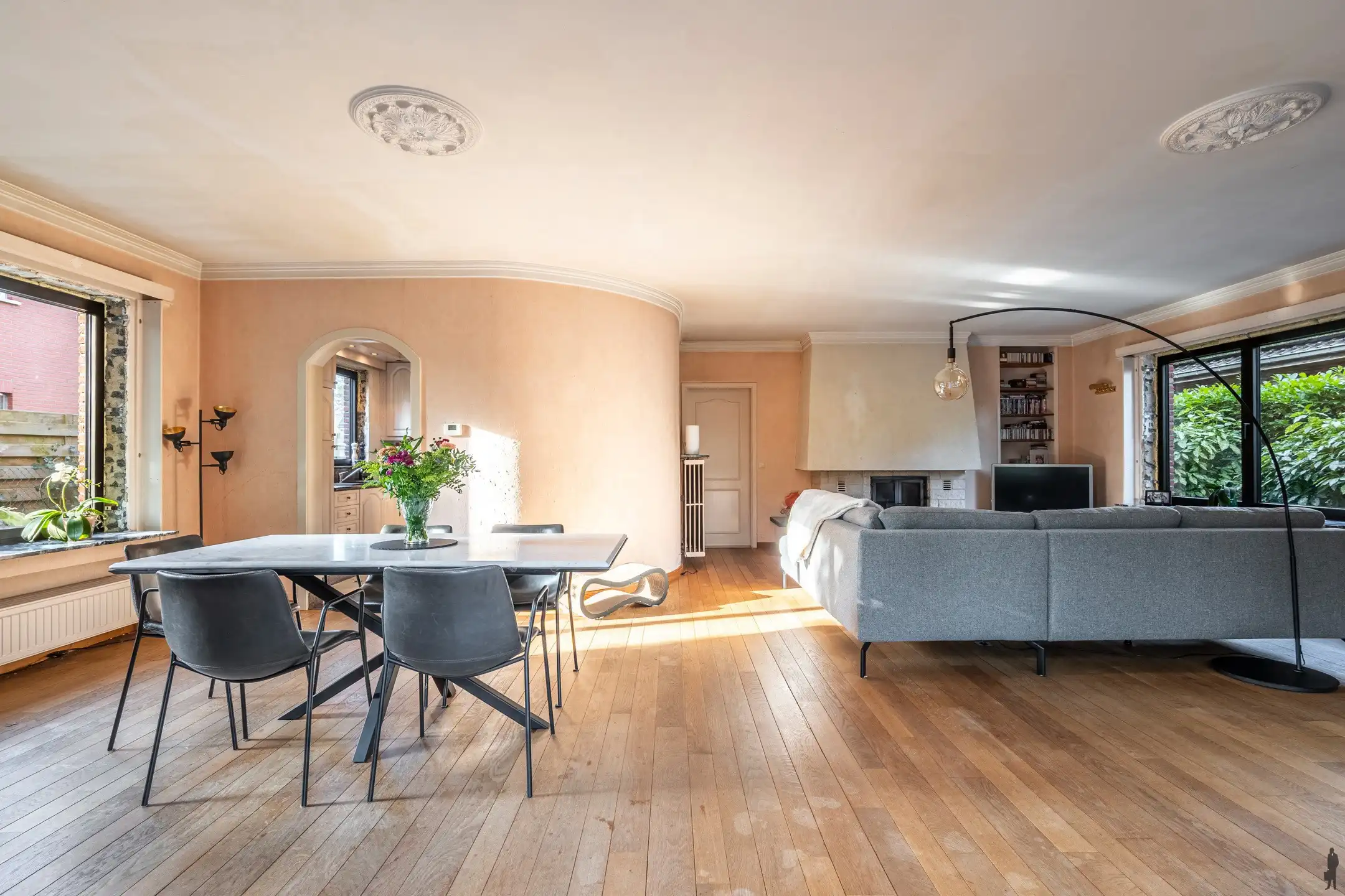 Karaktervolle 70’s villa op 910 m² met 4 slpk in Schilde! foto 3