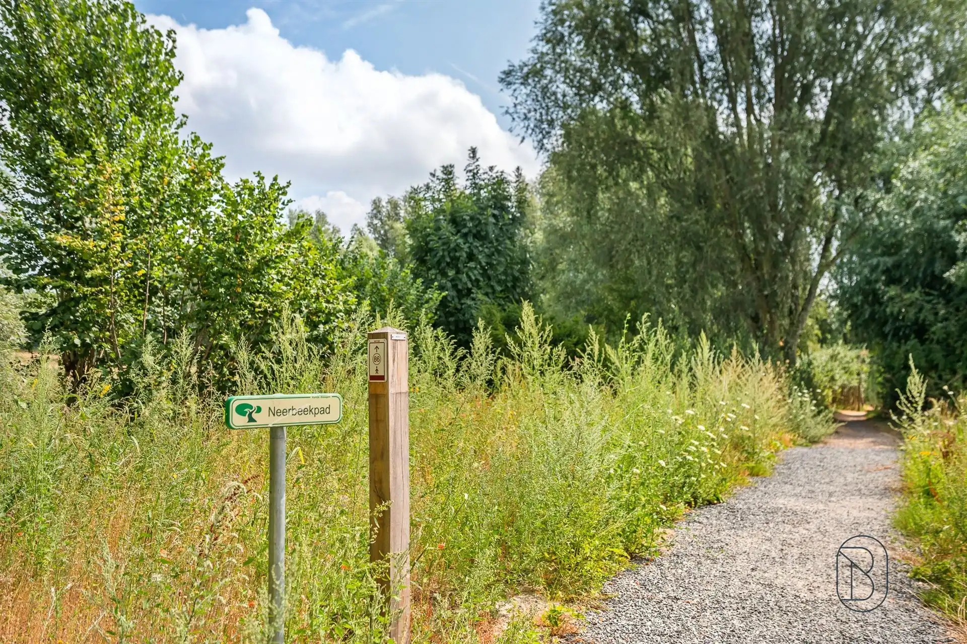 Instapklare woning met 3 slk in een rustige wijk foto 18