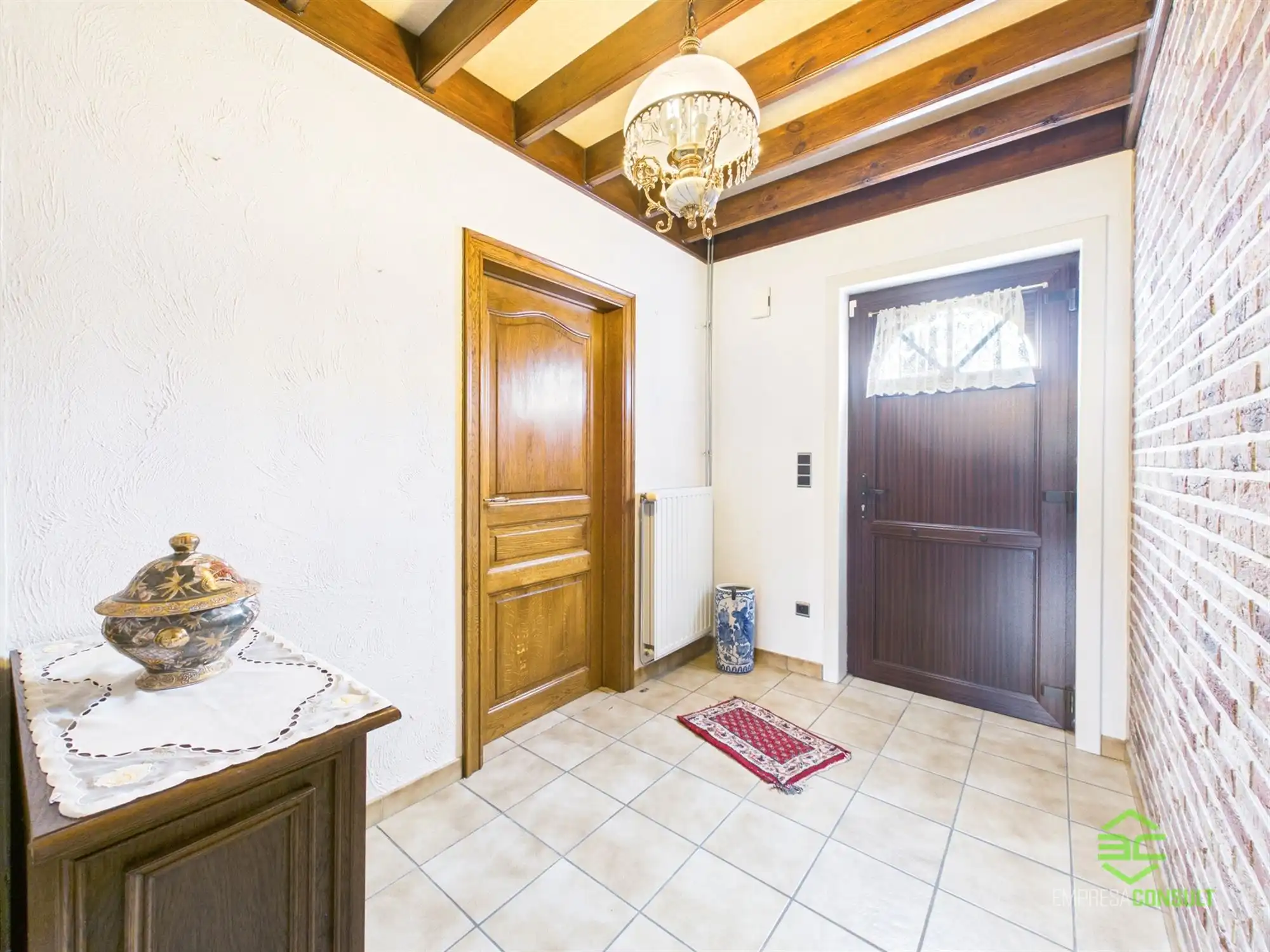 Gelijkvloerse woning met 2 slpk in Runkelen! foto 3