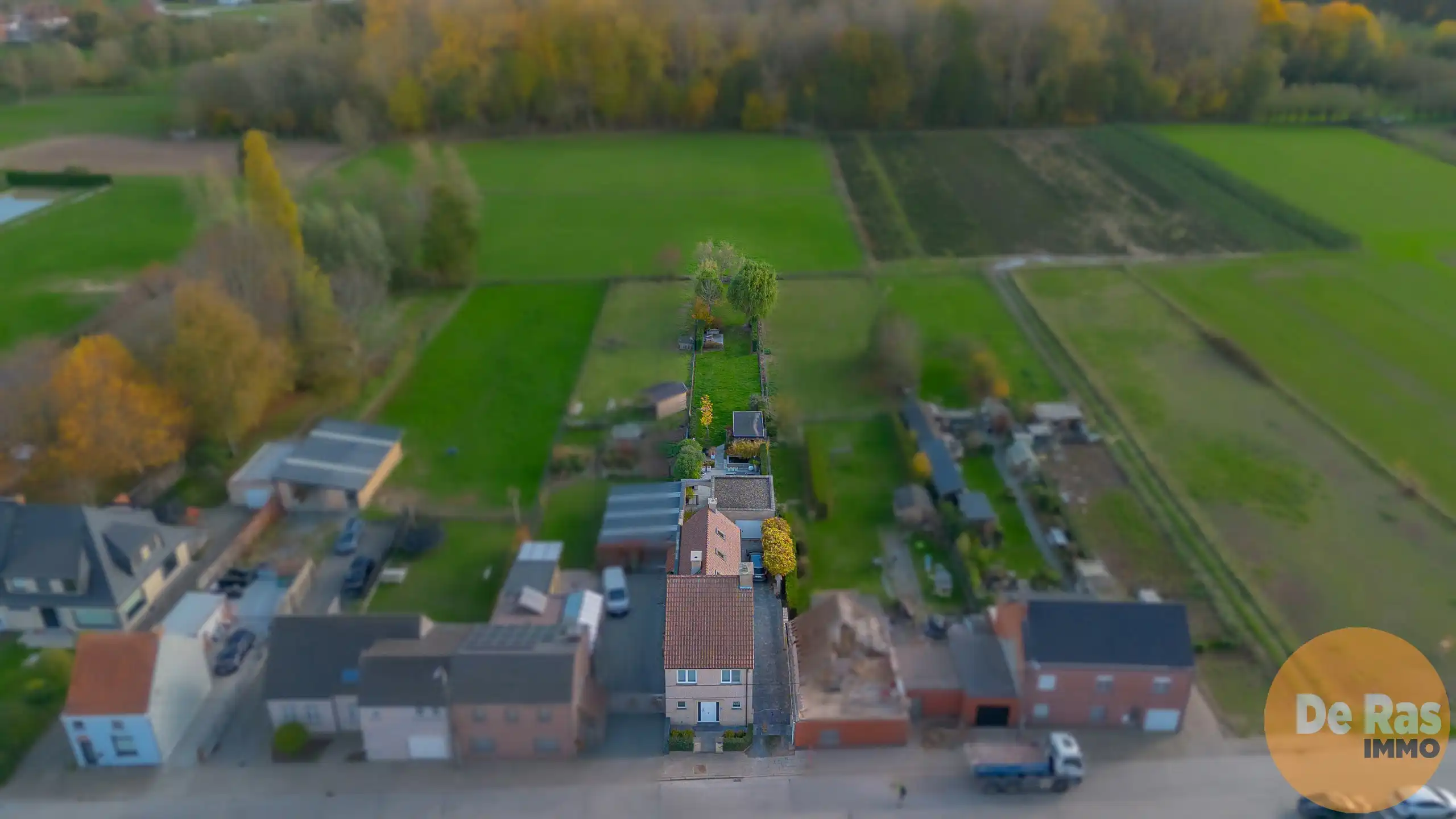 Hoofdfoto van de publicatie: WICHELEN - Instapklare woning met prachtig verzicht