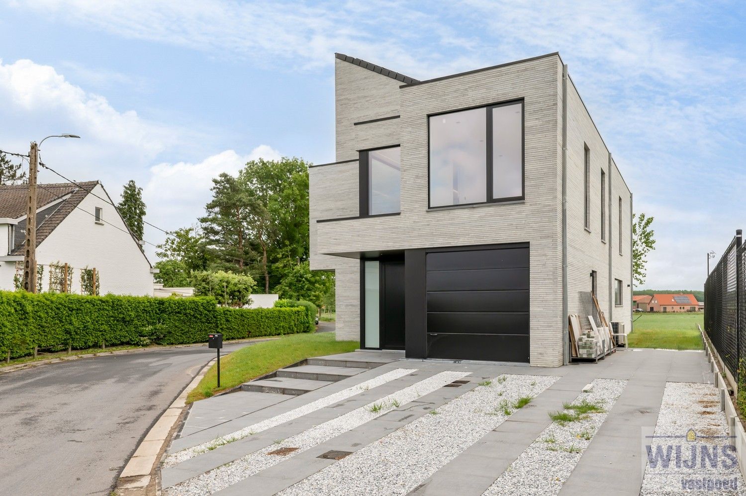 ZEER RUIME NIEUWBOUW OPEN BEBOUWING MET PRACHTIG VERZICHT OVER WEILANDEN foto 4