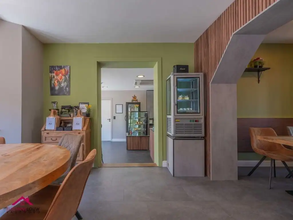 2 woningen in gesloten bebouwing, met handelsruimte, tuin en carport voor meerdere wagens, gelegen in het centrum foto 19