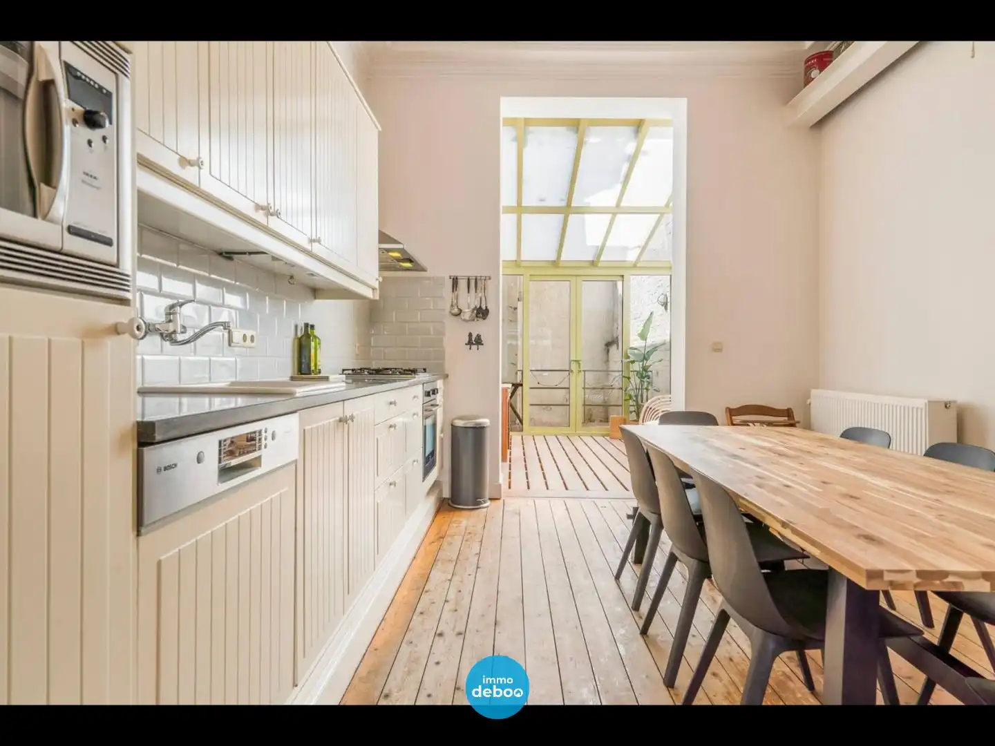 Ruime gerenoveerde duplex vakbij strand en zee foto 3