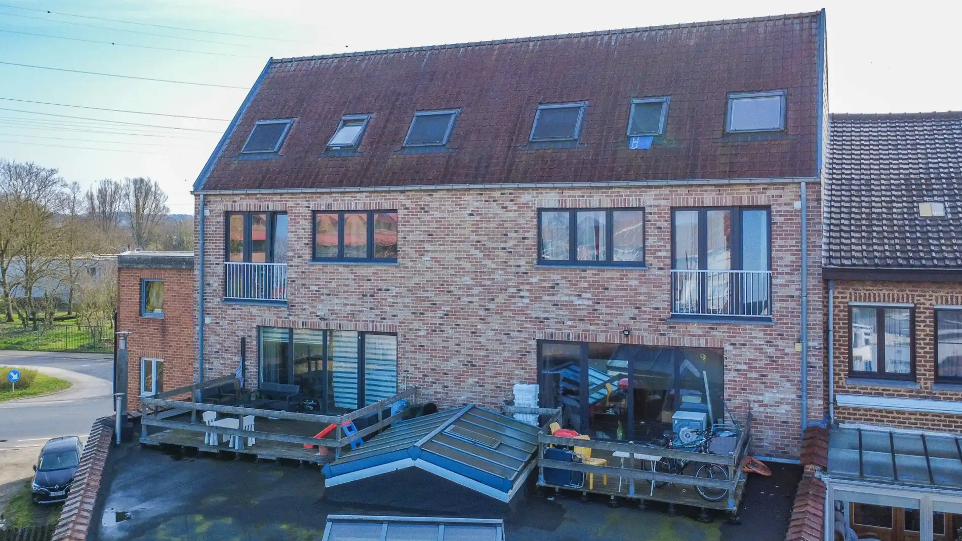 OPBRENGSTGEBOUW MET 4 RUIME APP + HANGAR (350m²)! foto 12