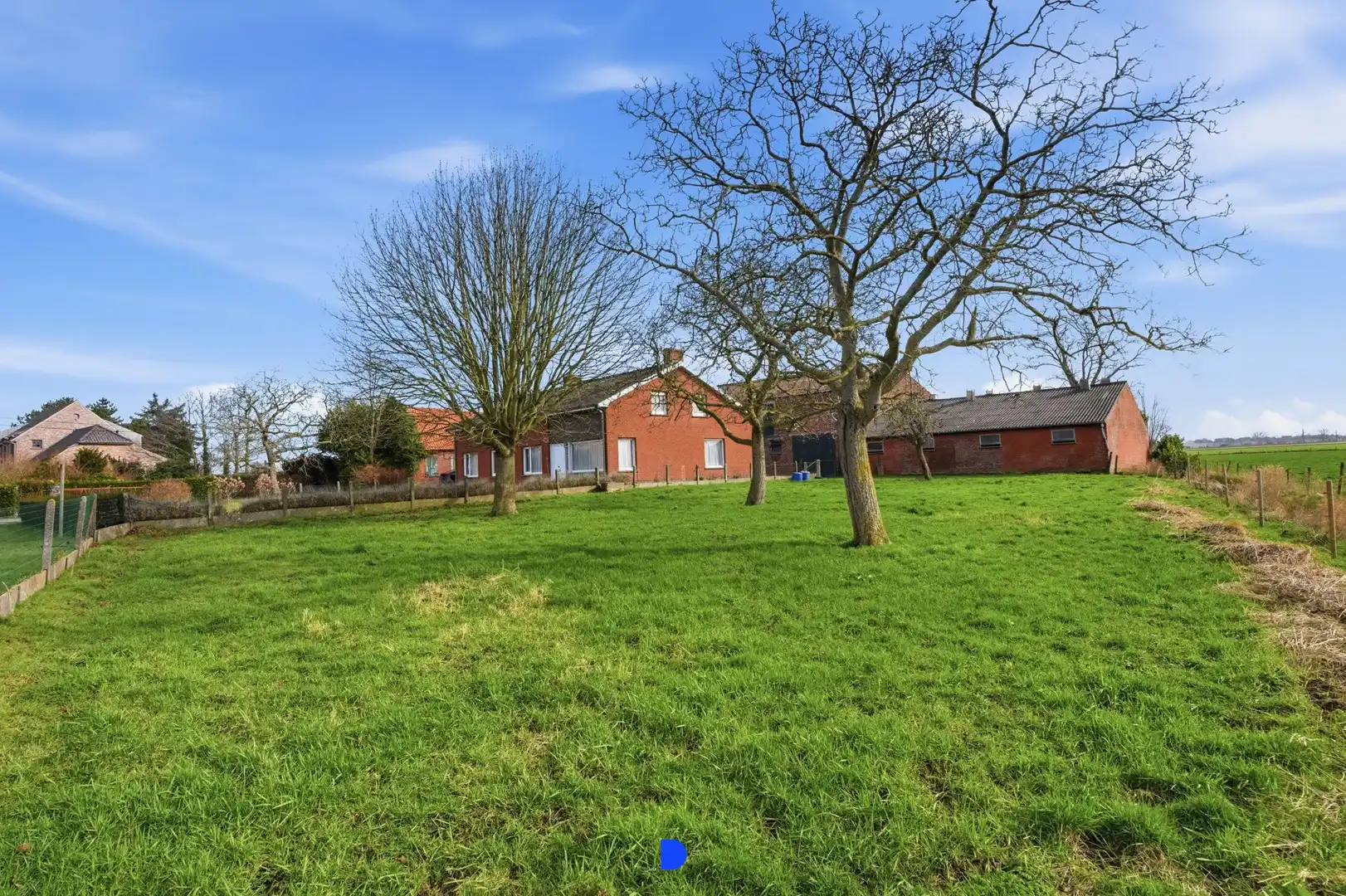 Hoeve met bijgebouwen en stallingen op 4.593m². foto 21