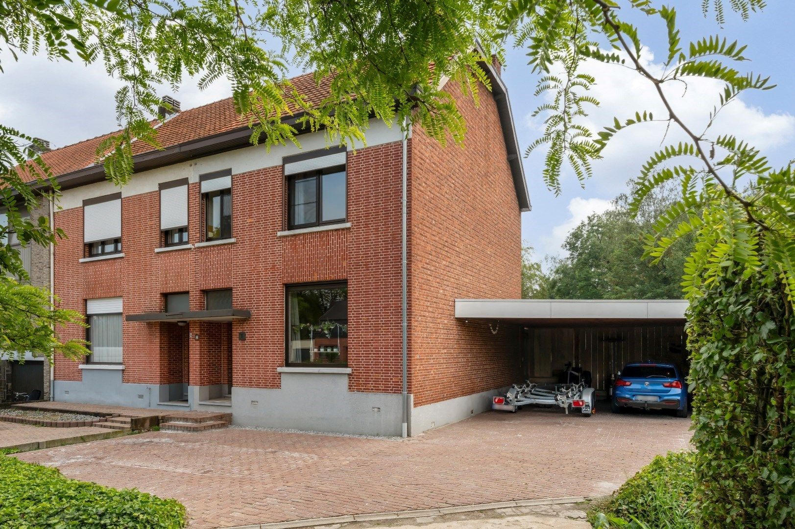 Ruime woning met 4 slaapkamers foto 2