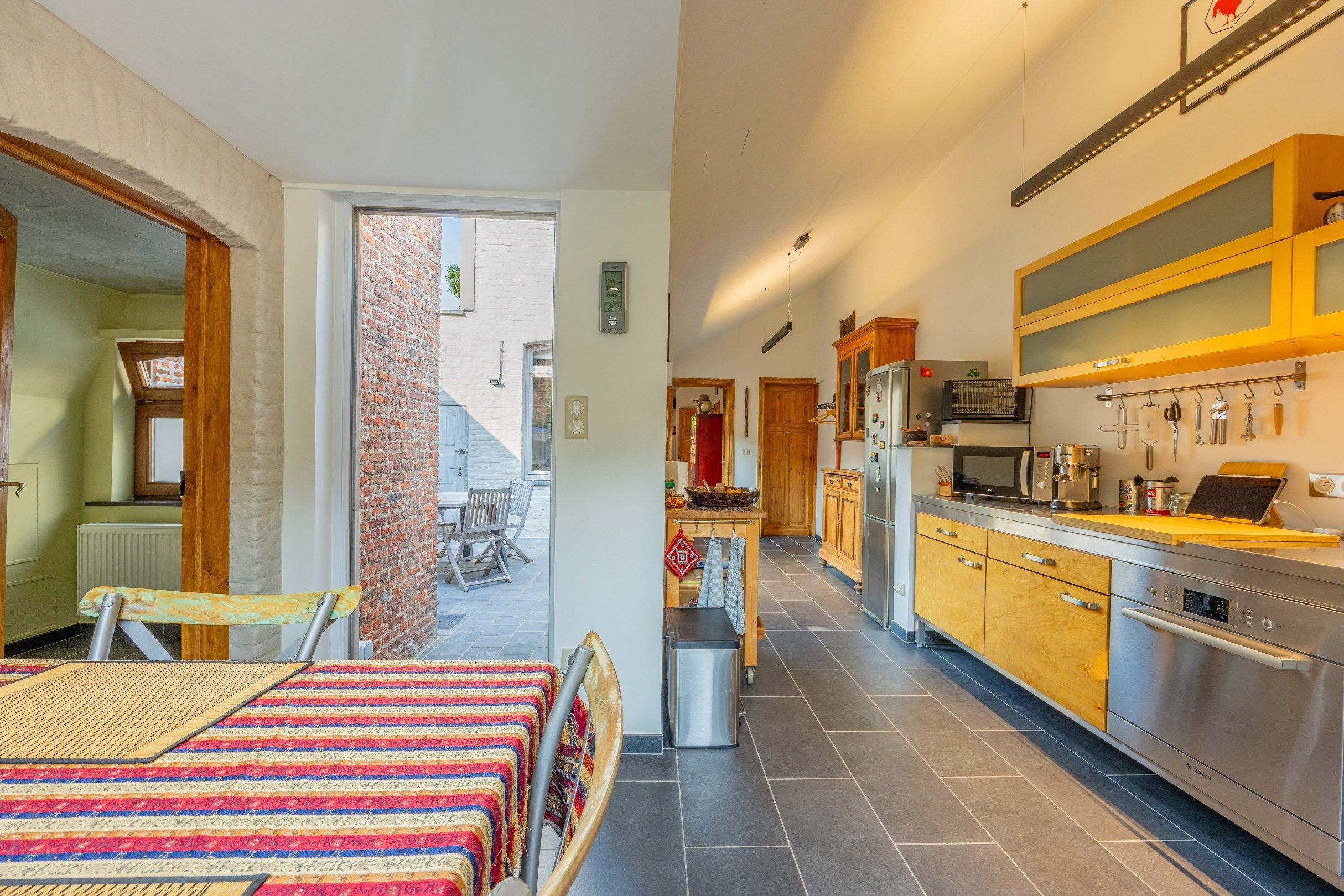 GERENOVEERDE HALFOPEN WONING foto 8