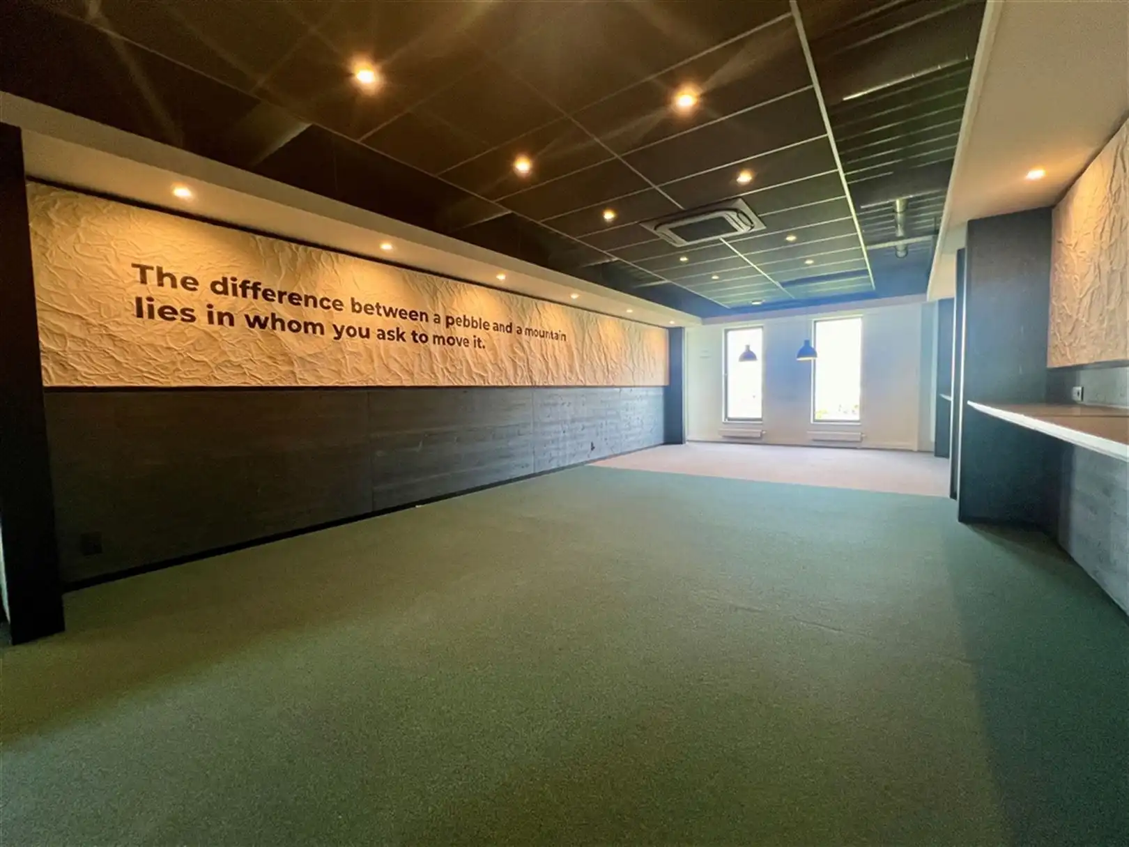 Instapklare kantoren in Zele met ruime parking foto 10