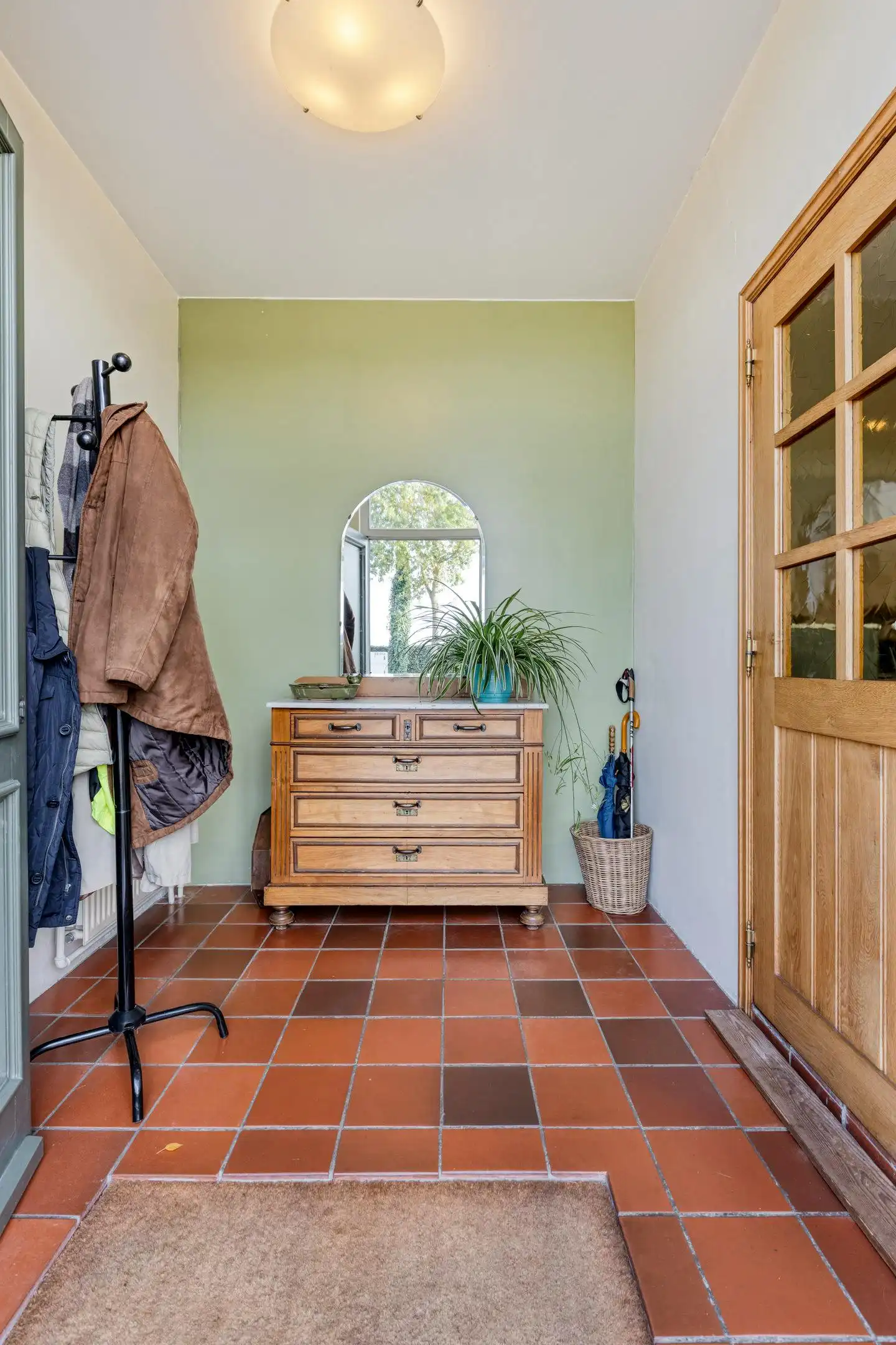 Karaktervol huis met grote tuin te koop in Wuustwezel! foto 3
