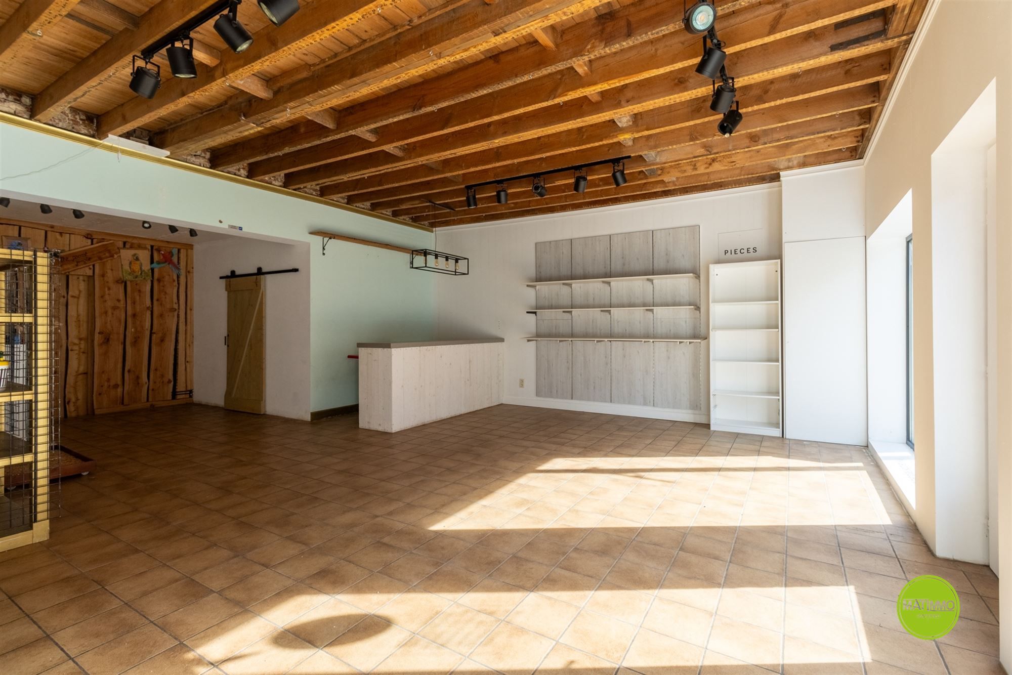 Handelshuis met woonruimte in hartje Beverlo foto 3