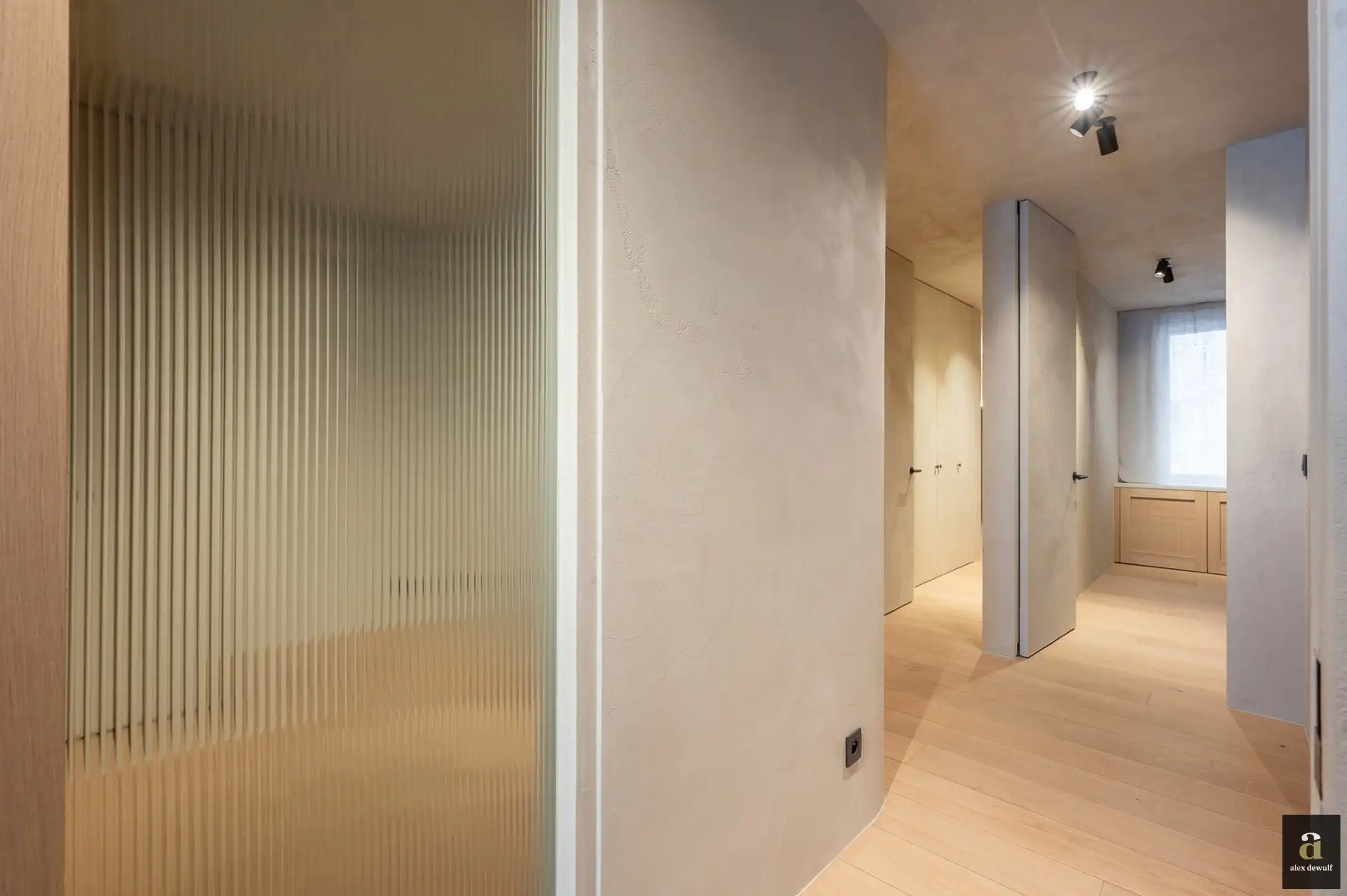 Gerenoveerd appartement met 3 slaapkamers, gelegen nabij de Zeedijk en het Driehoeksplein. foto 16