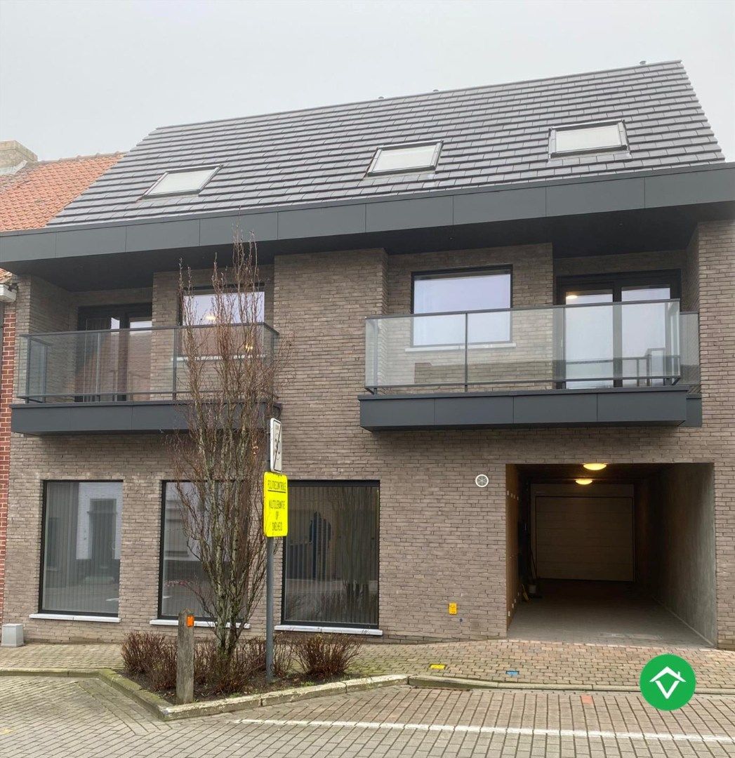 Duplex nieuwbouwappartement met 2 slaapkamers en groot terras te Torhout foto {{pictureIndex}}