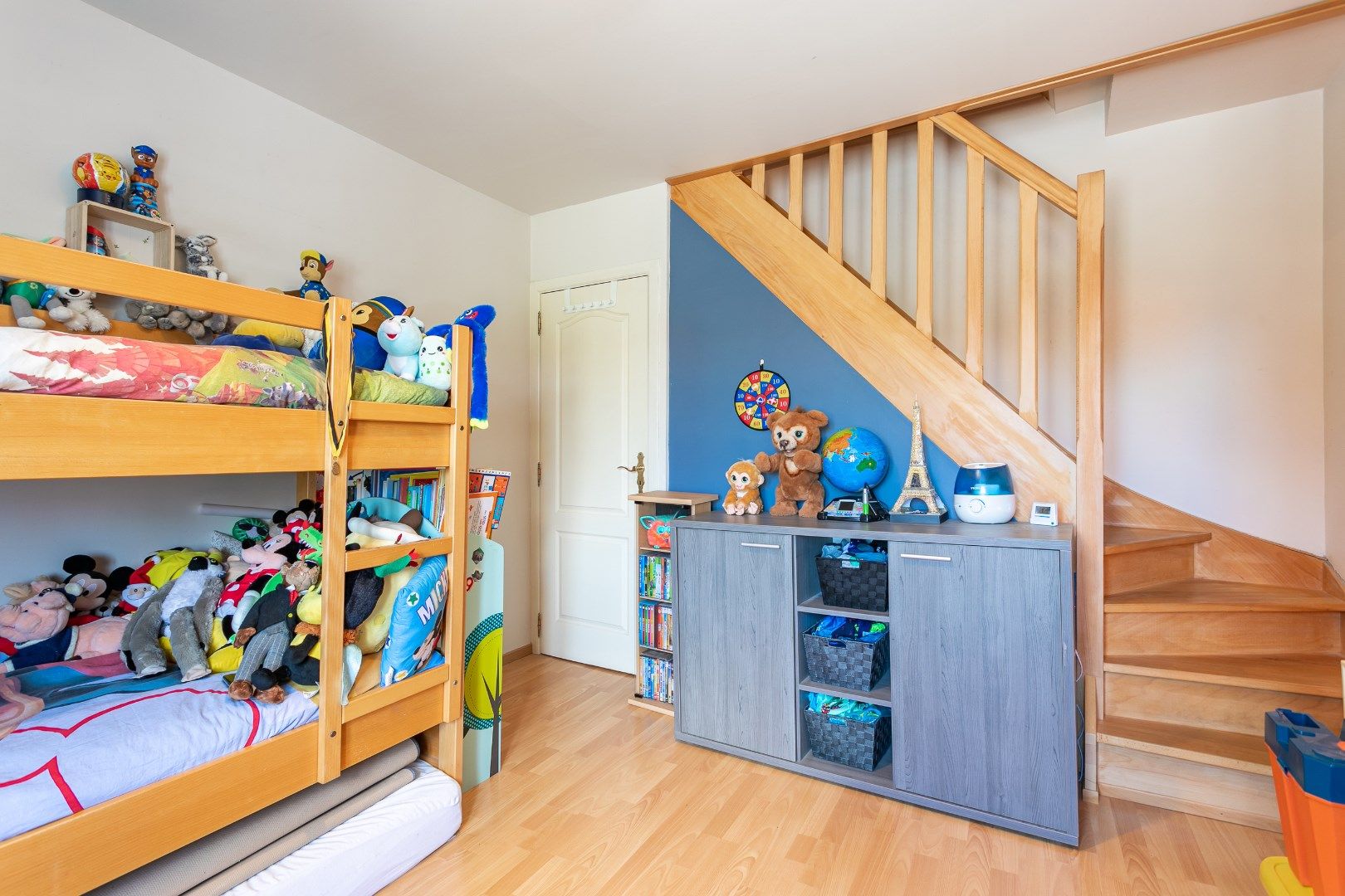 Instapklare woning met 3 slaapkamers, bureau en tuin in Halle foto 16