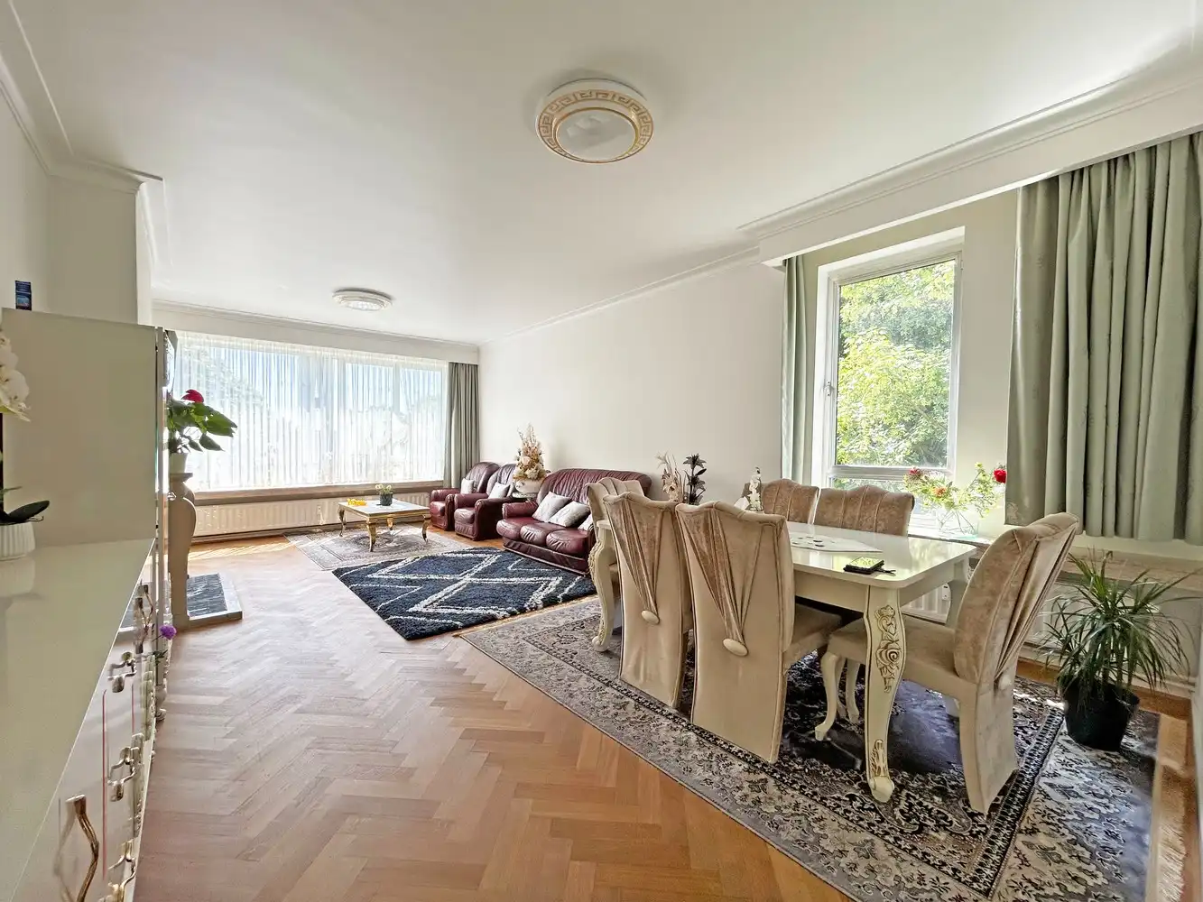 2 slaapkamer appartement met terras en staanplaats te Wilrijk! foto 2