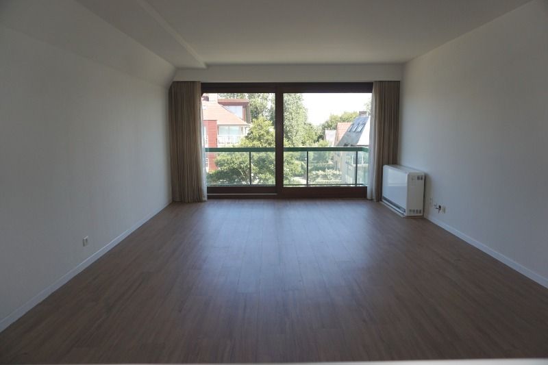 Mooi en verzorgd appartement gelegen in een residentie in villa-stijl met een aangename ligging ! foto 6