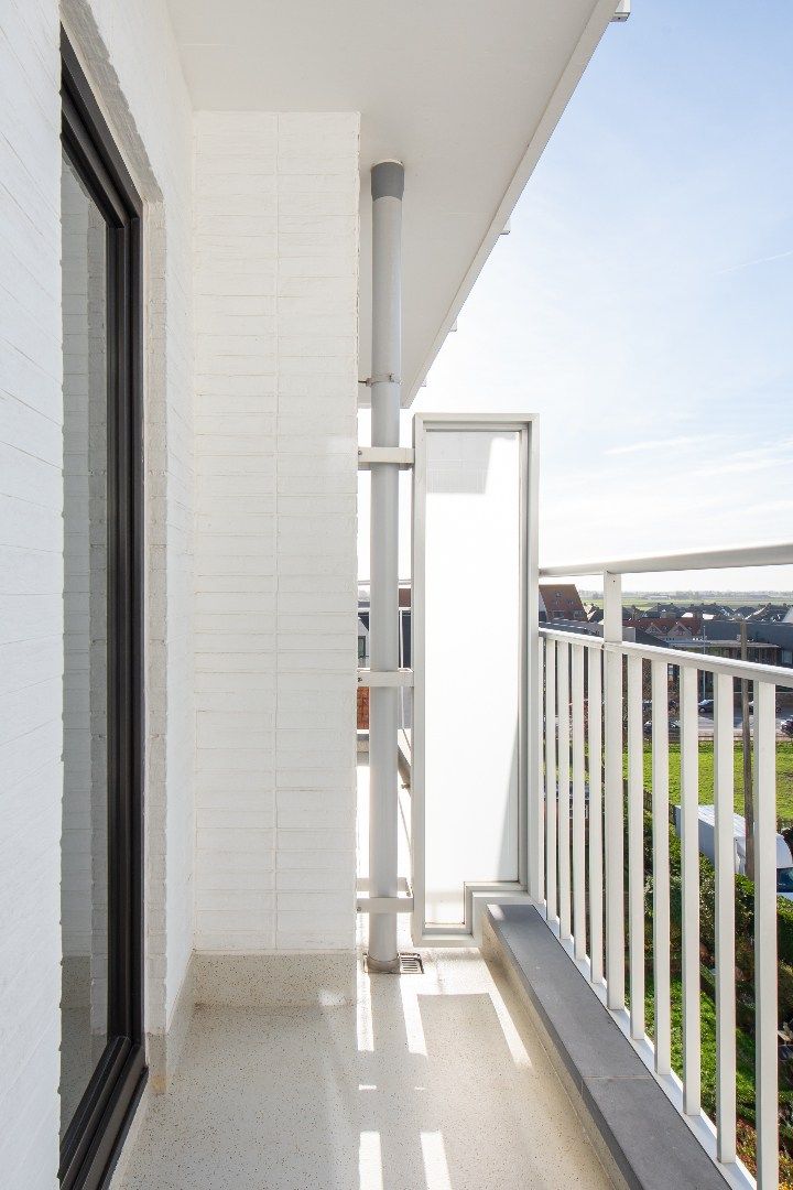 Mooi vernieuwde studio gelegen op de vierde verdieping met zonneterras foto 13