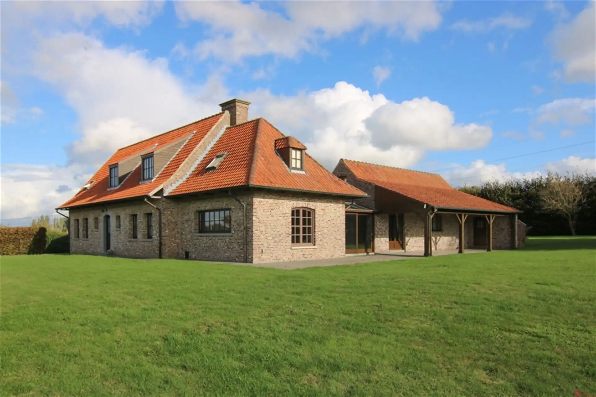 Ruimte, charme & natuur: villa met weide in Bellegem foto {{pictureIndex}}