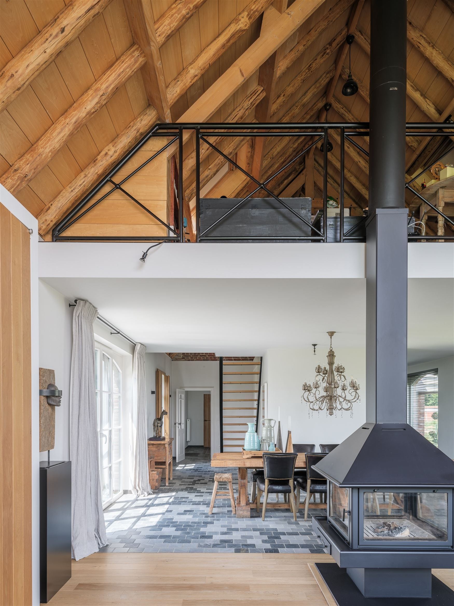 Karaktervolle hoeve met stijl en privacy foto 15