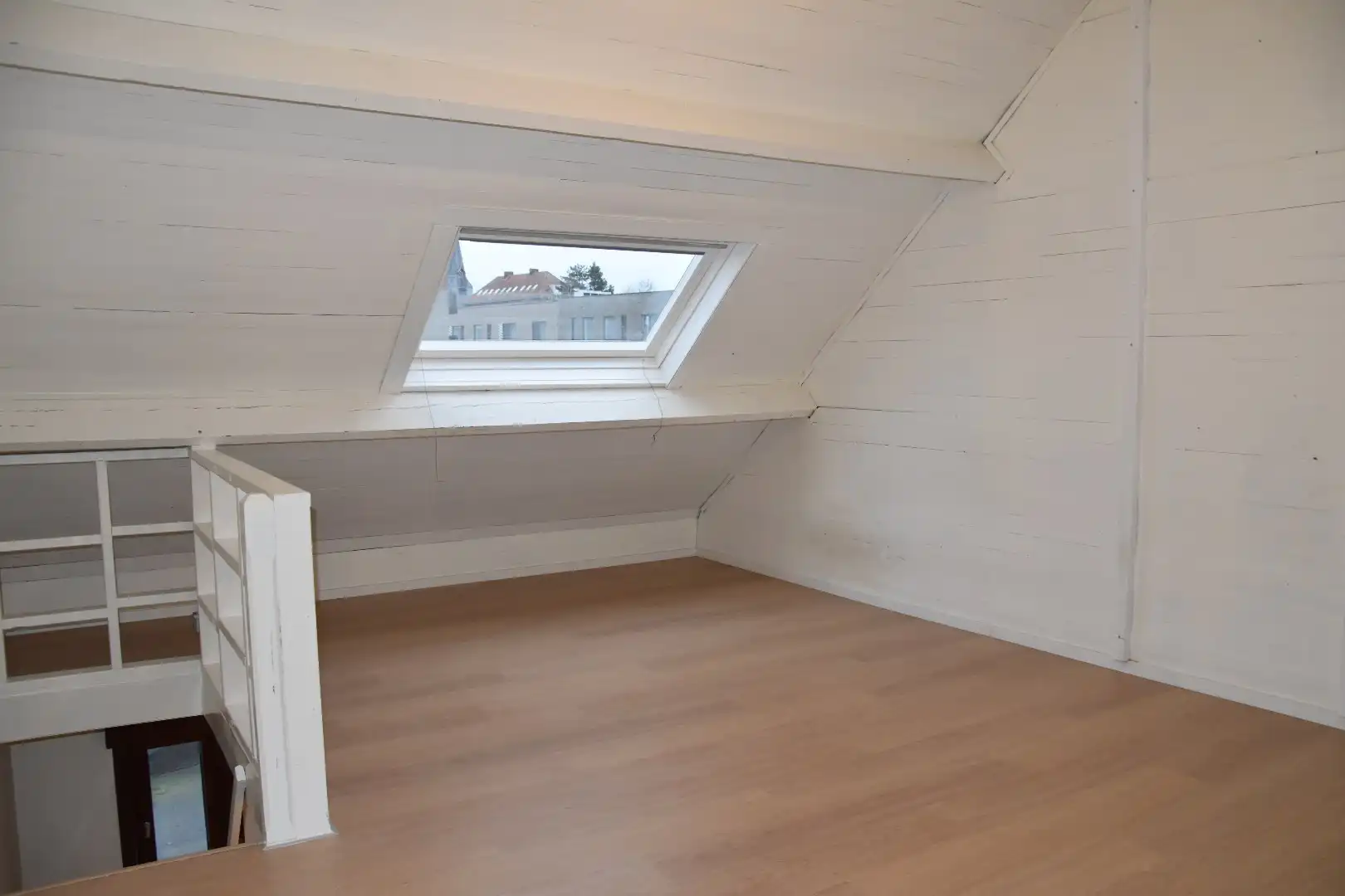Vernieuwde rijwoning met 3 slaapkamers en een mooi stukje tuin te koop in Bellegem foto 9