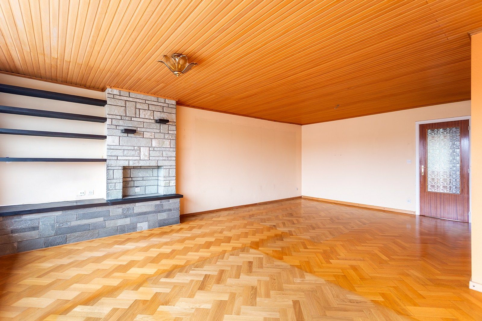 Ruim appartement met veel lichtinval foto 8