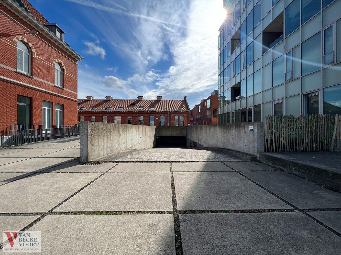 Ondergrondse garagebox in een afgesloten parkeercomplex foto 5