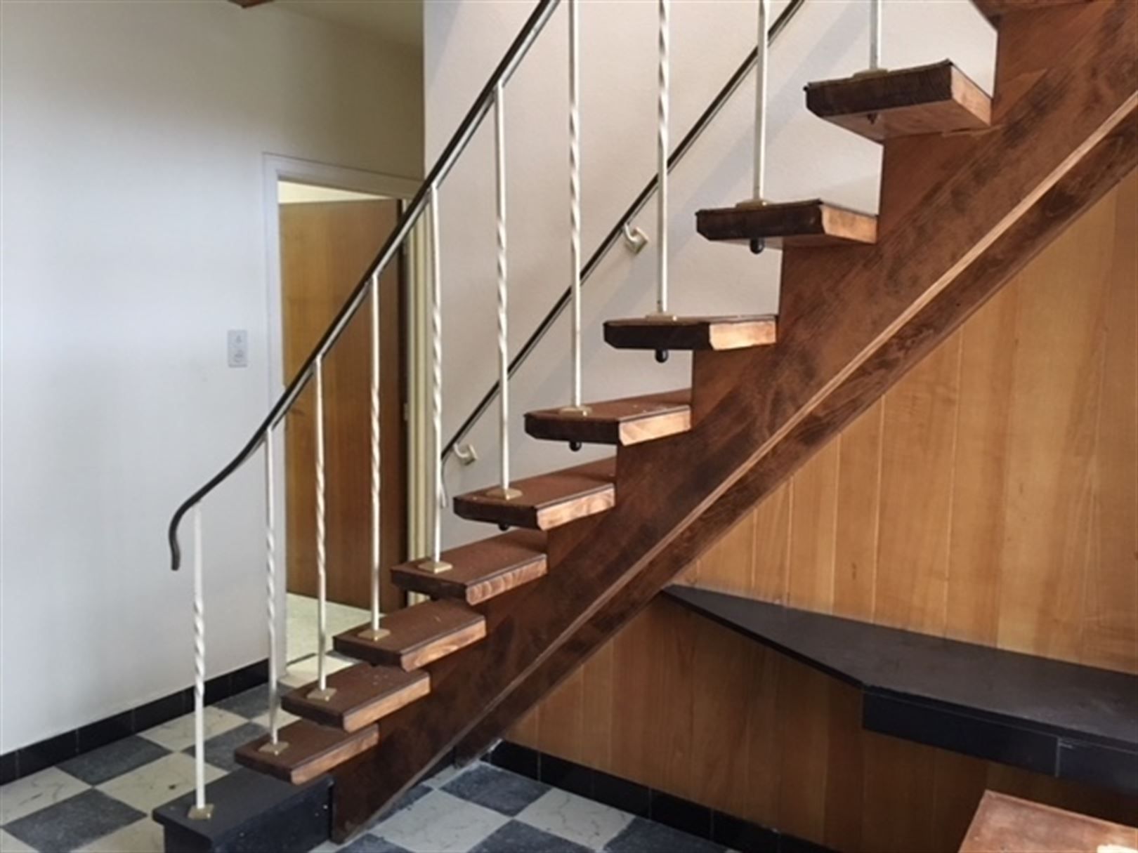 Ruime woning te koop in centrum van Stavele! foto 10