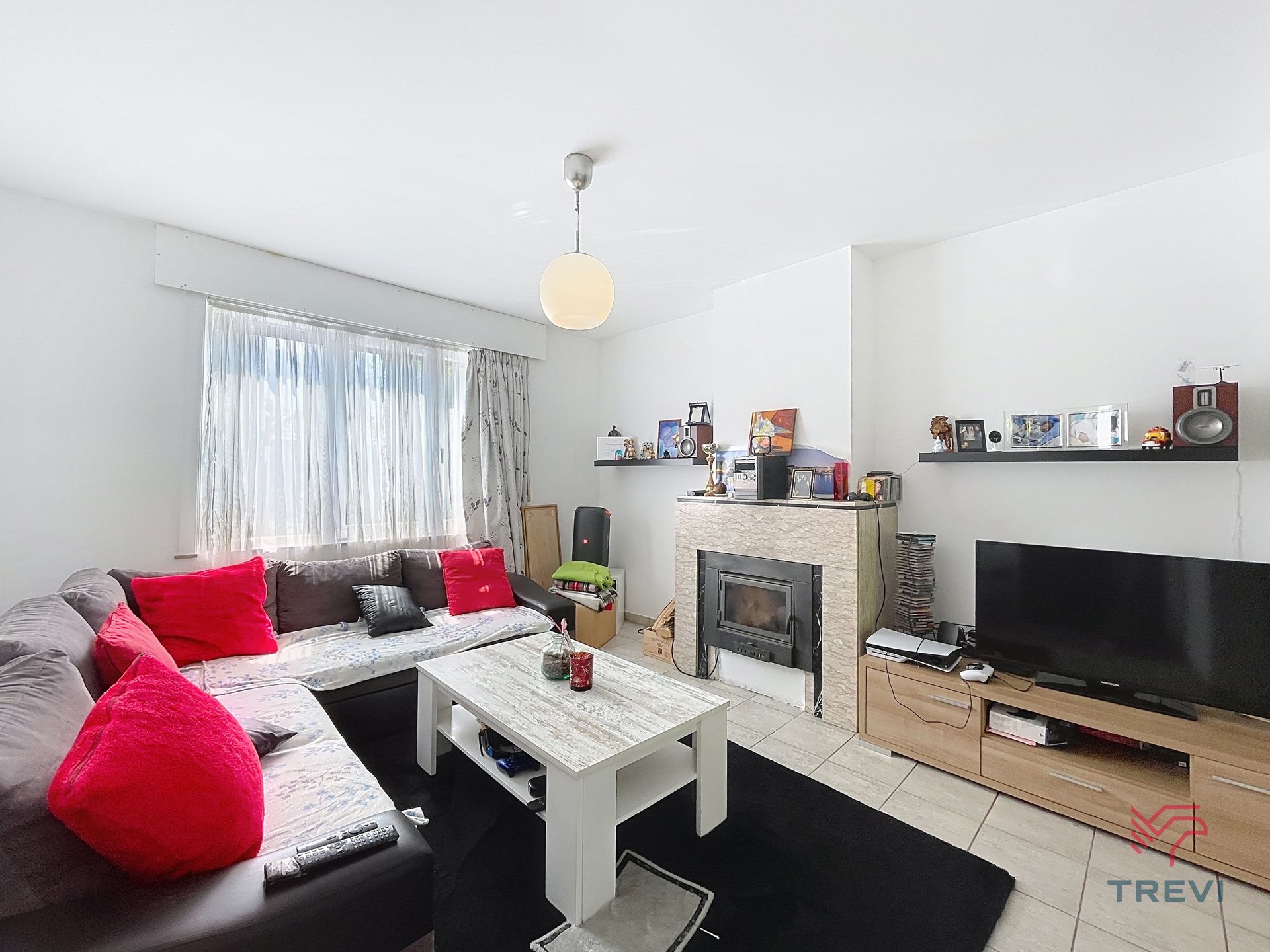 Aangenaam huis met 3 slaapkamers foto 3
