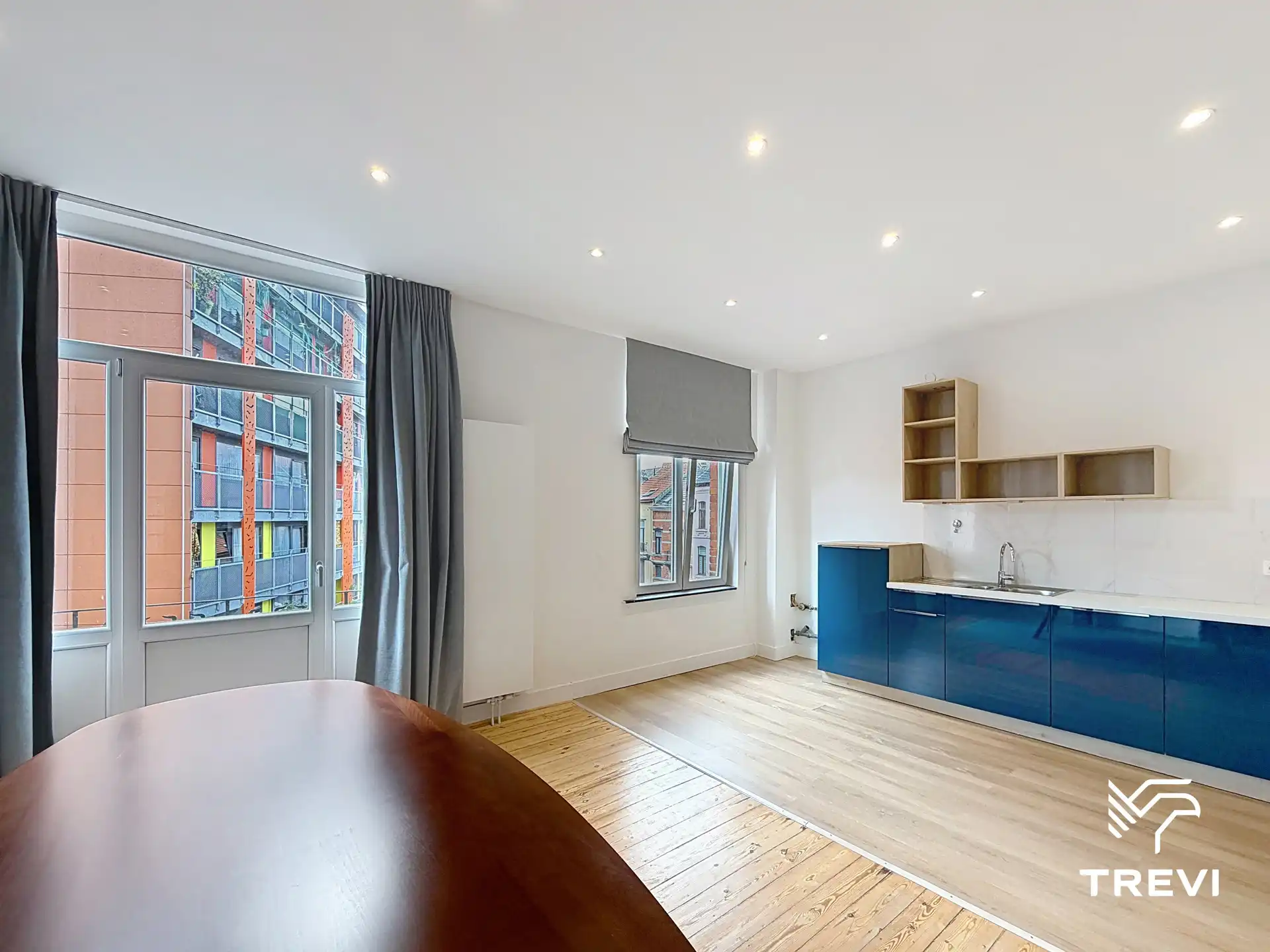Charmant, onlangs gerenoveerd appartement met 2 slaapkamers foto 5
