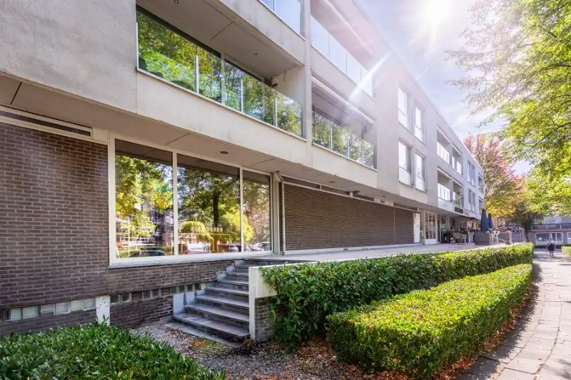 Prachtig handelspand met 2 grote etalages, gratis parking! Toplocatie Patio Donk! foto 20