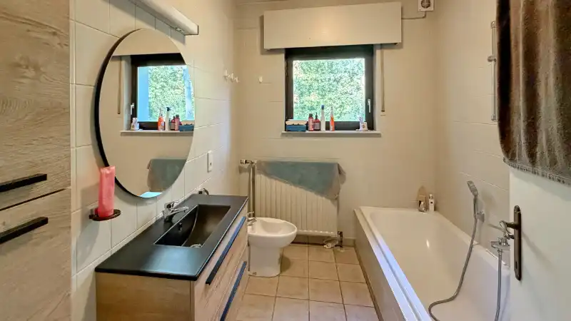 Charmante vernieuwde villa van 231m² op 20 are foto 17