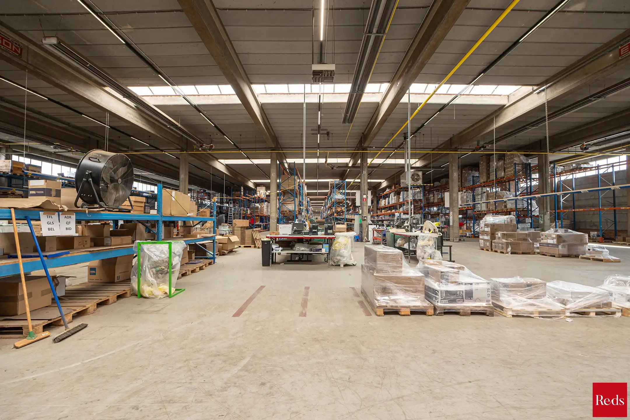 logistiek bedrijfsgebouw te huur op toplocatie foto 12