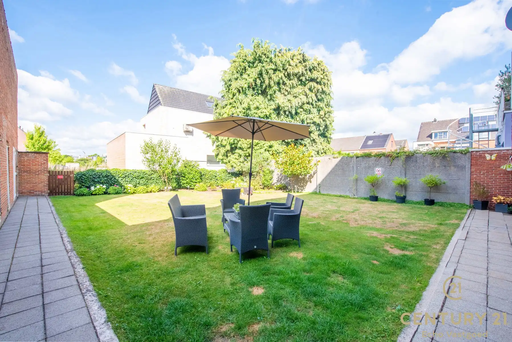 Rustig gelegen 2 slaapkamer appartement met gem. tuin foto {{pictureIndex}}