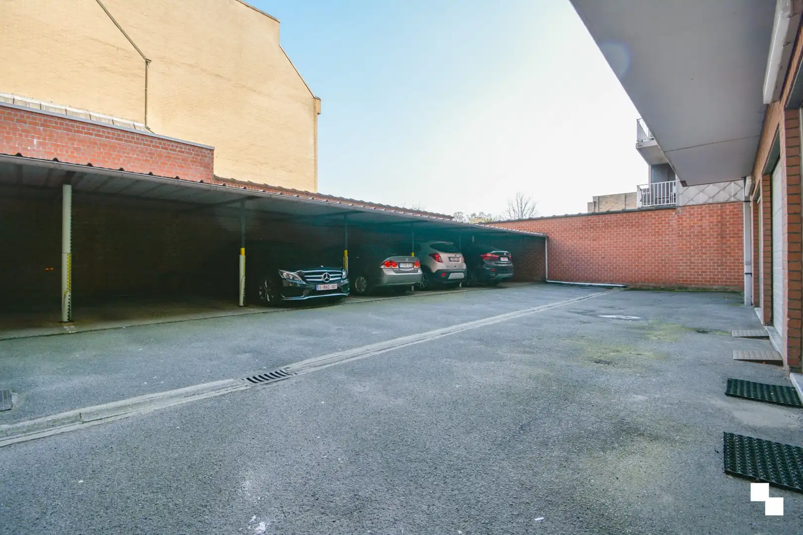 Zéér verzorgd, gerenoveerd 3-slaapkamer appartement te Roeselare foto 26