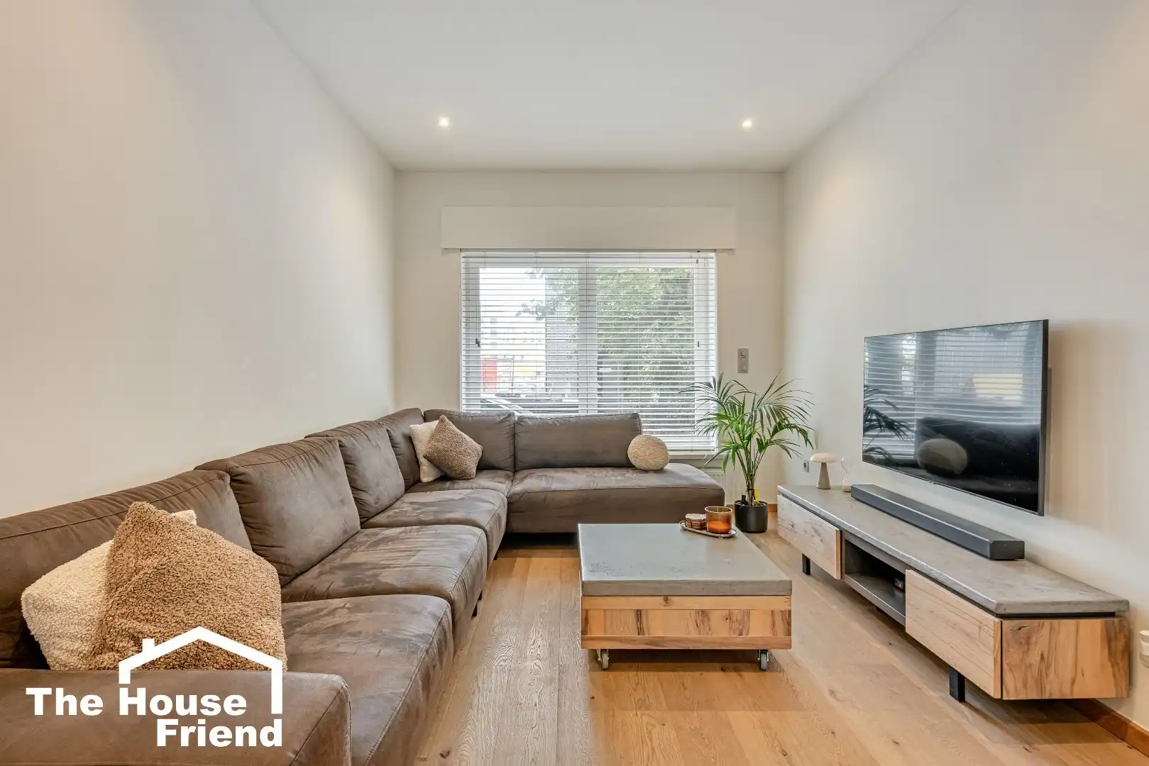 Instapklare en verrassend ruime woning aan de rand van het centrum van Gent foto 4