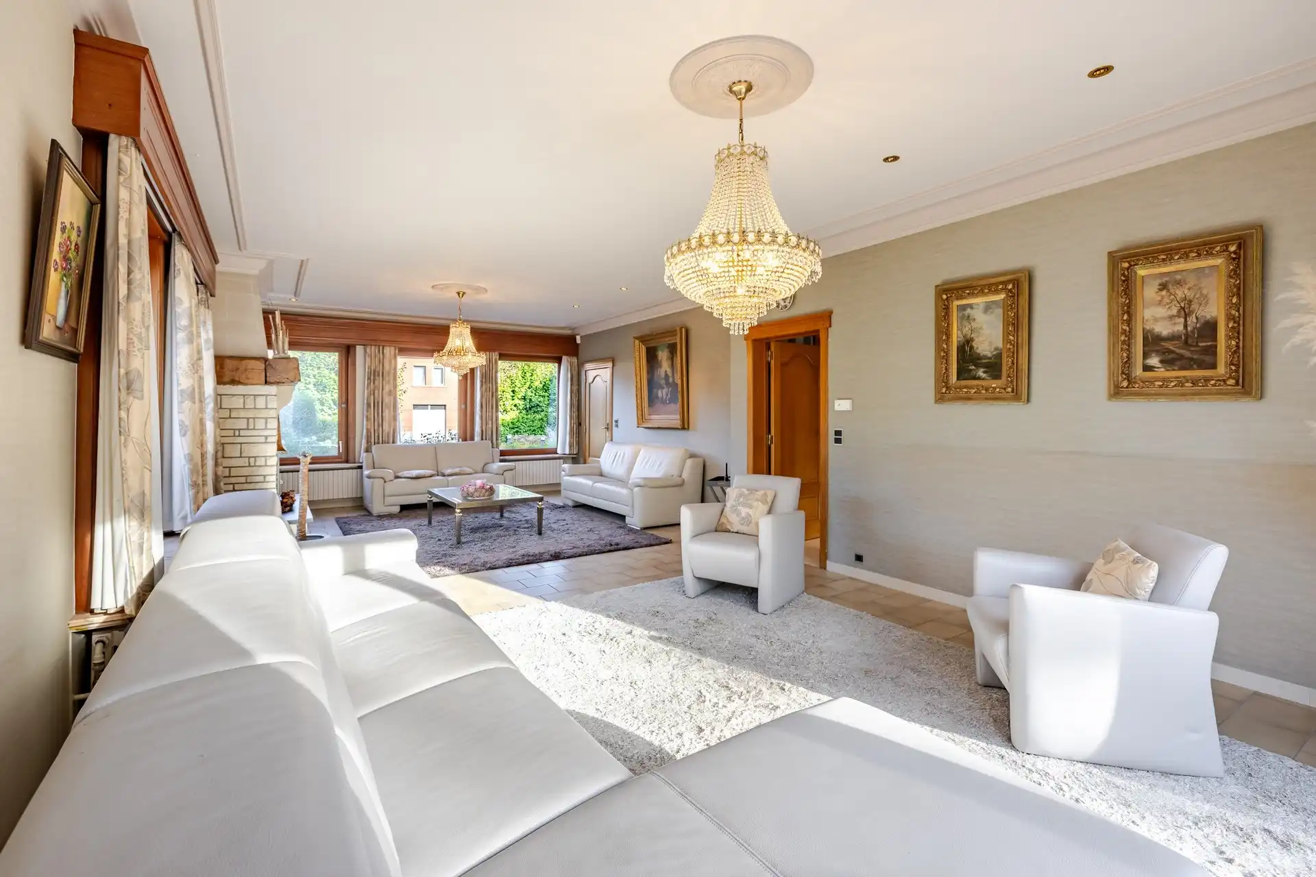 Charmante villa met panoramisch zicht op een toplocatie foto 6