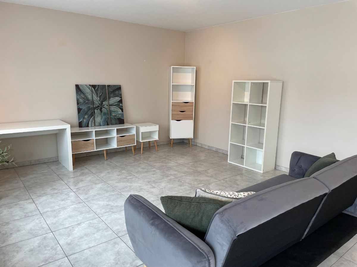 ruim instapklaar twee slaapkamer appartement met groot terras & gelijkvloerse garage foto 8