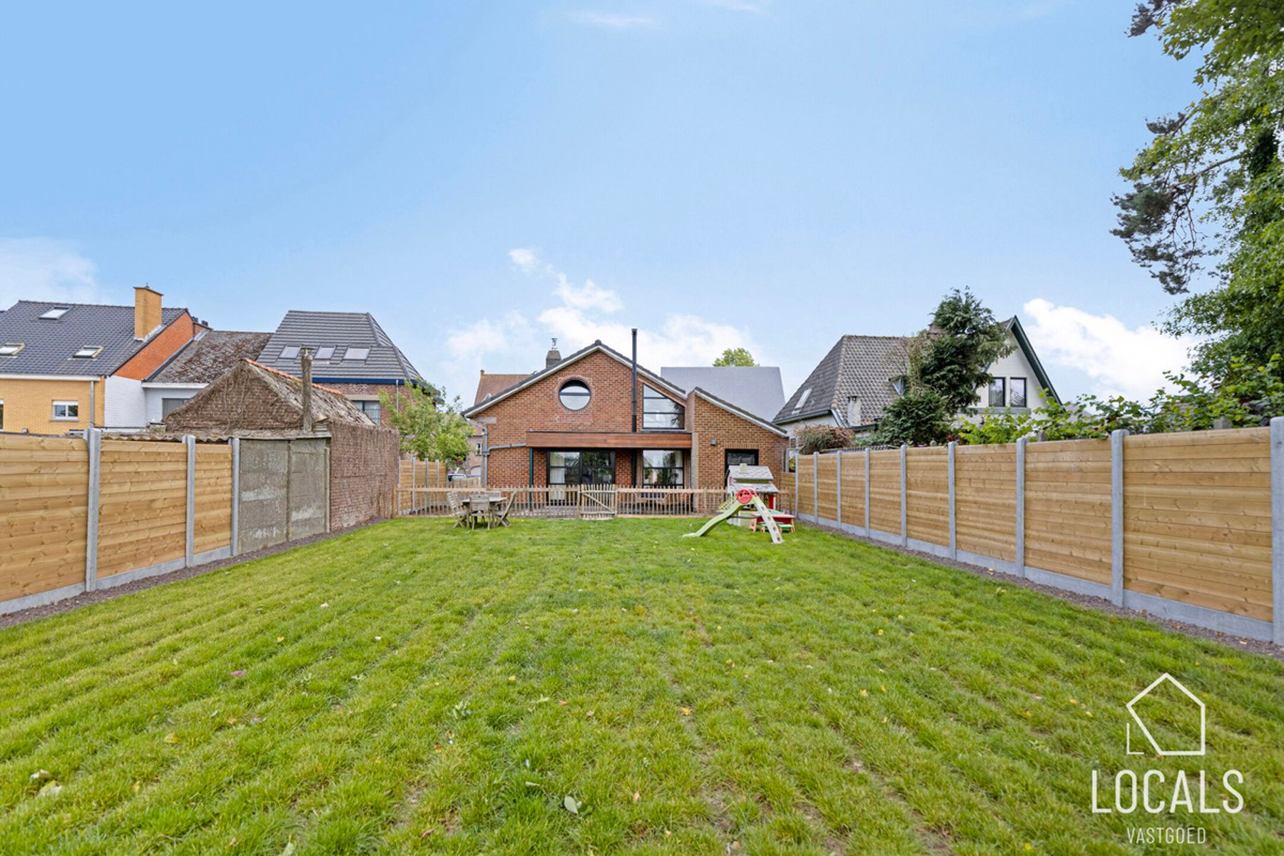 Gemoderniseerde open bebouwing met prachtig verzicht foto 2