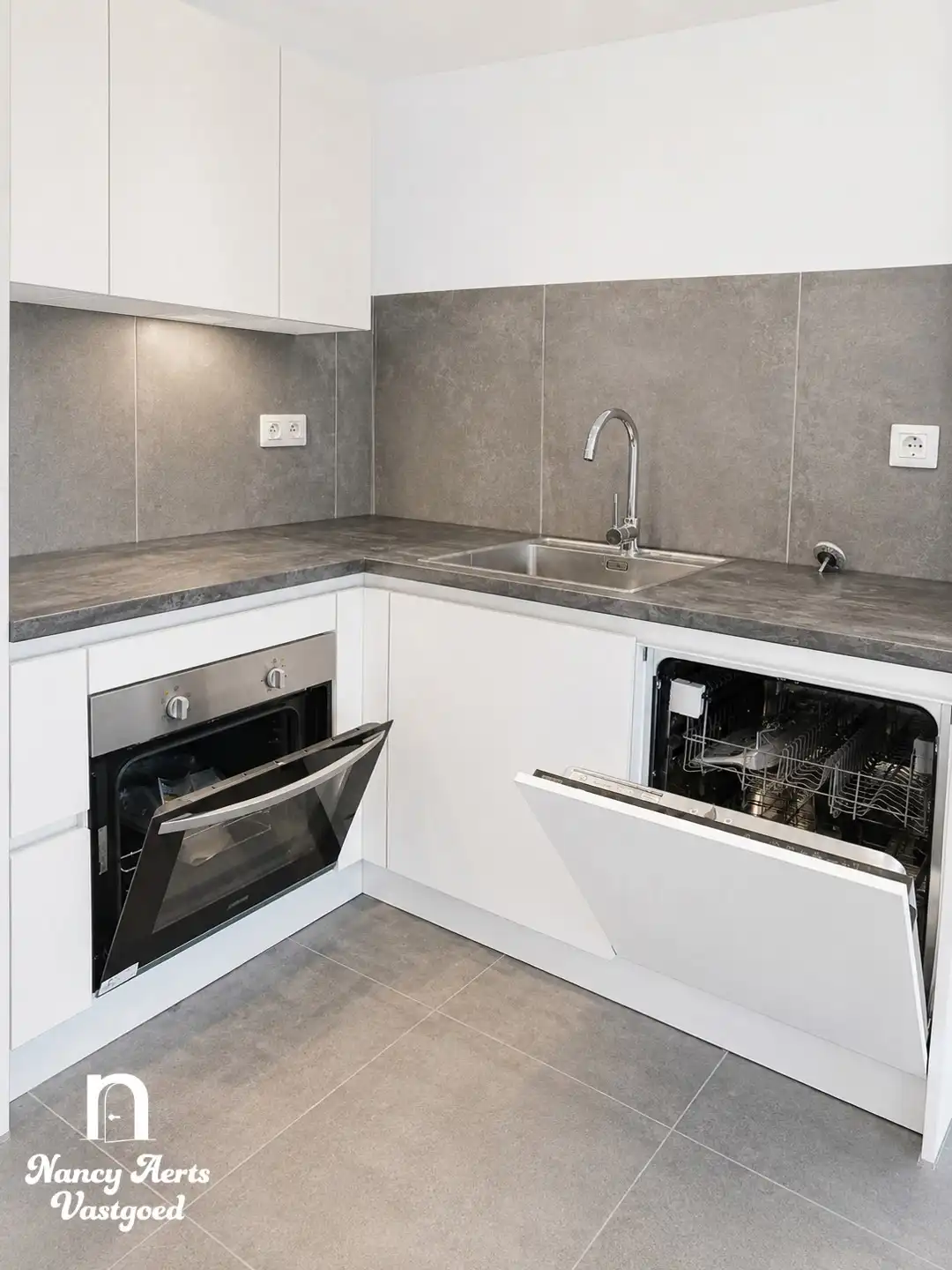 Instapklaar appartement met garage op centrale ligging foto 4