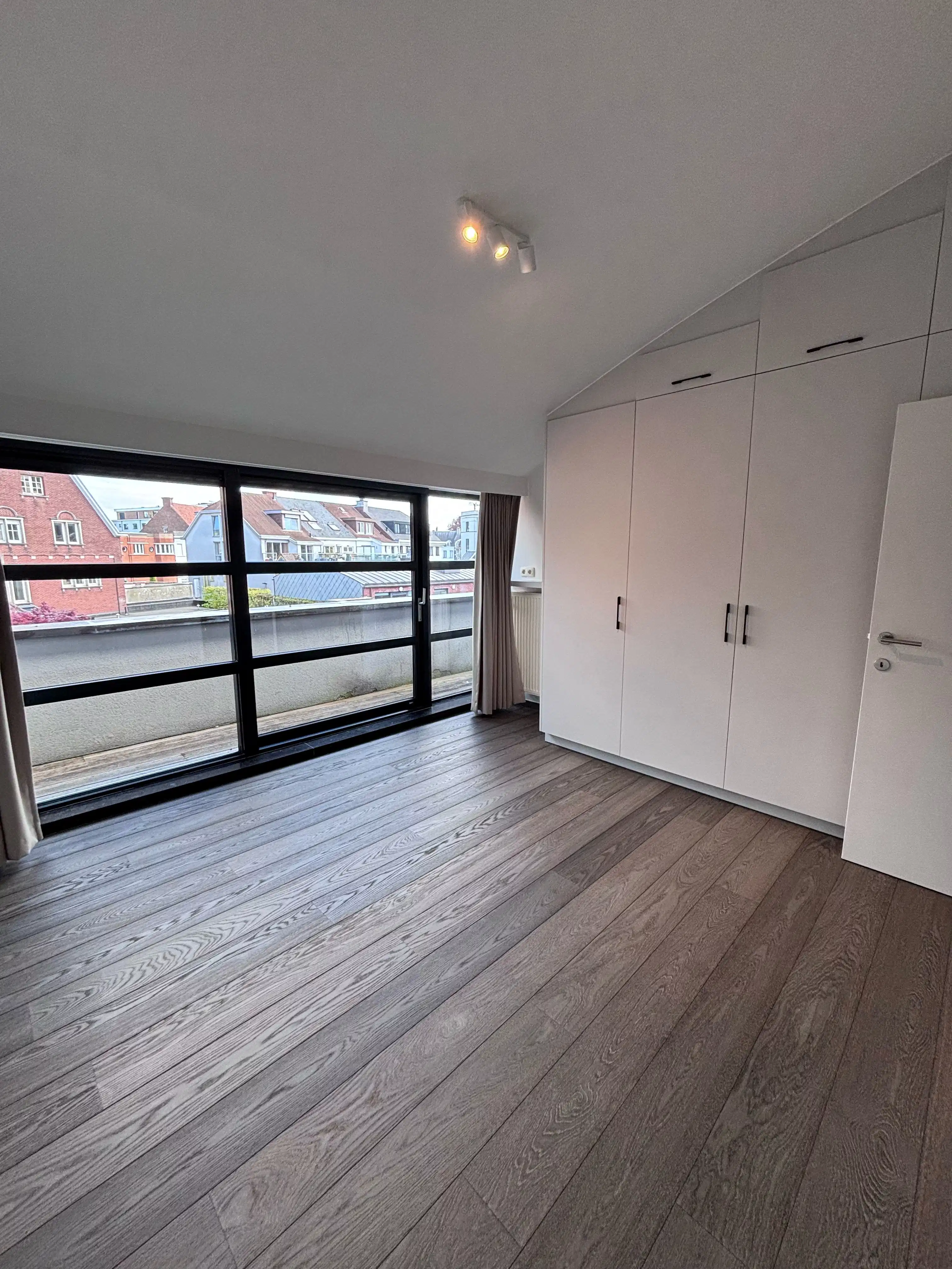 Schitterend appartement met ruim terras en privé garage foto 10