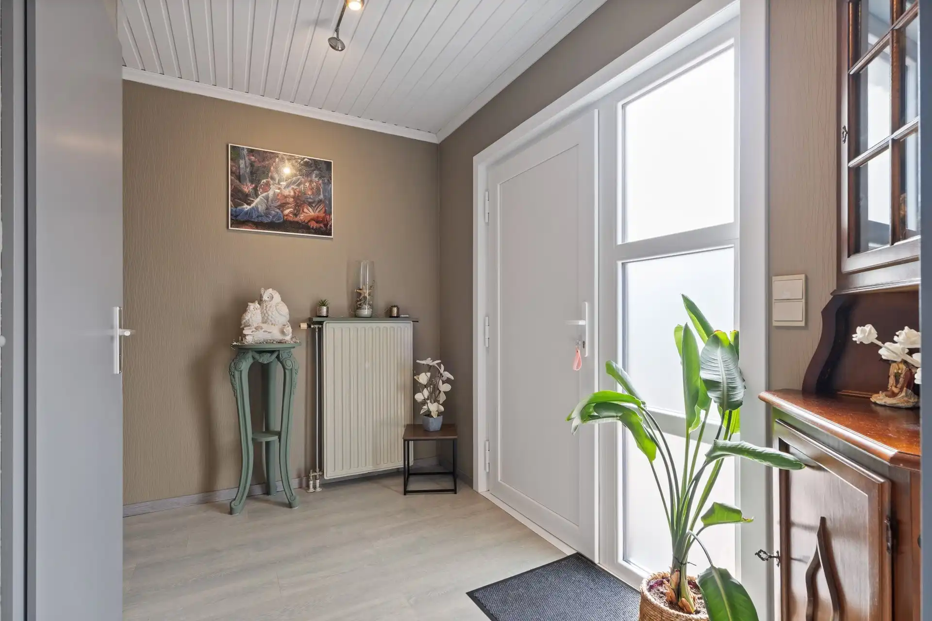 Rustig gelegen bungalow op een rustige ligging te Berlare op 885m² grond. foto 3