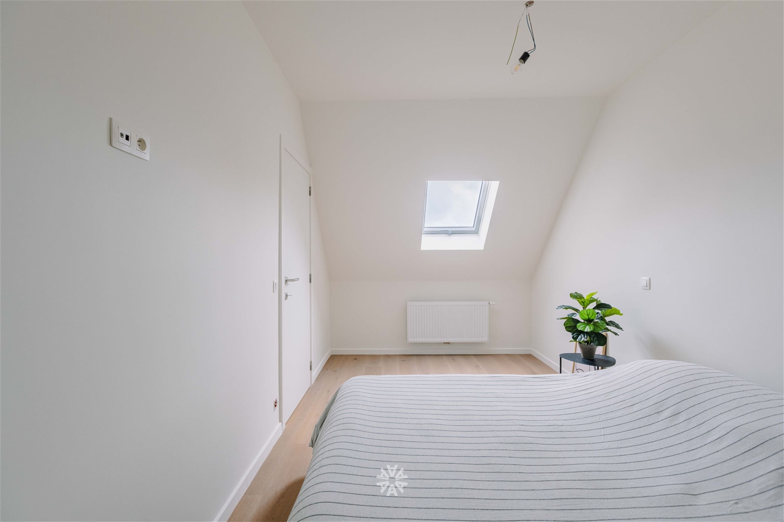 Gerenoveerd appartement met loft-look foto 4