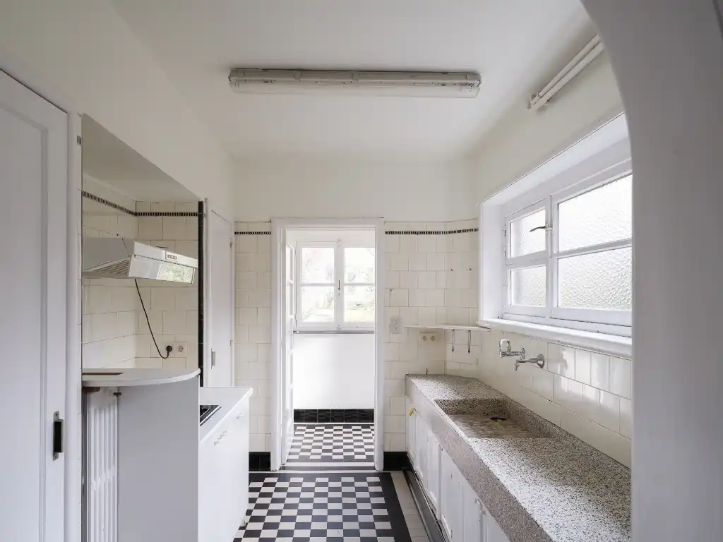 Uitzonderlijk aanbod aan het Miljoenenkwartier - Bijzonder karaktervolle, op te frissen, art-déco woning met fenomenale stadstuin nabij het Paul De Smet de Naeyerpark. foto 7