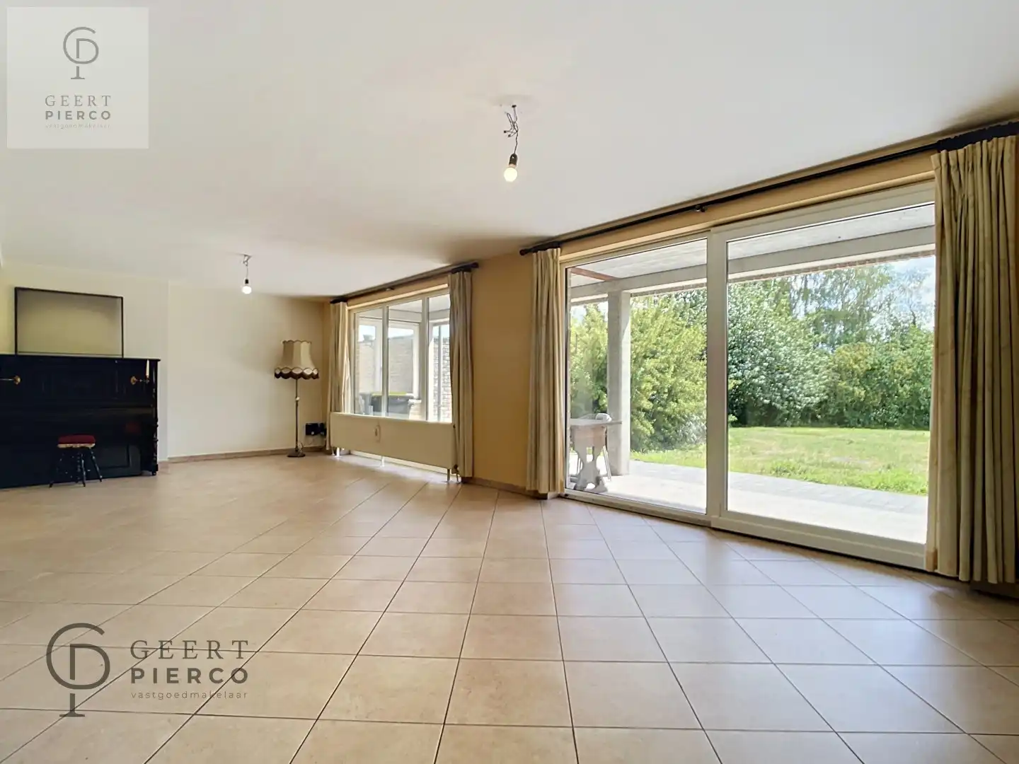 Instapklaar gelijkvloers appartement met garagebox en tuin in Landen foto 6