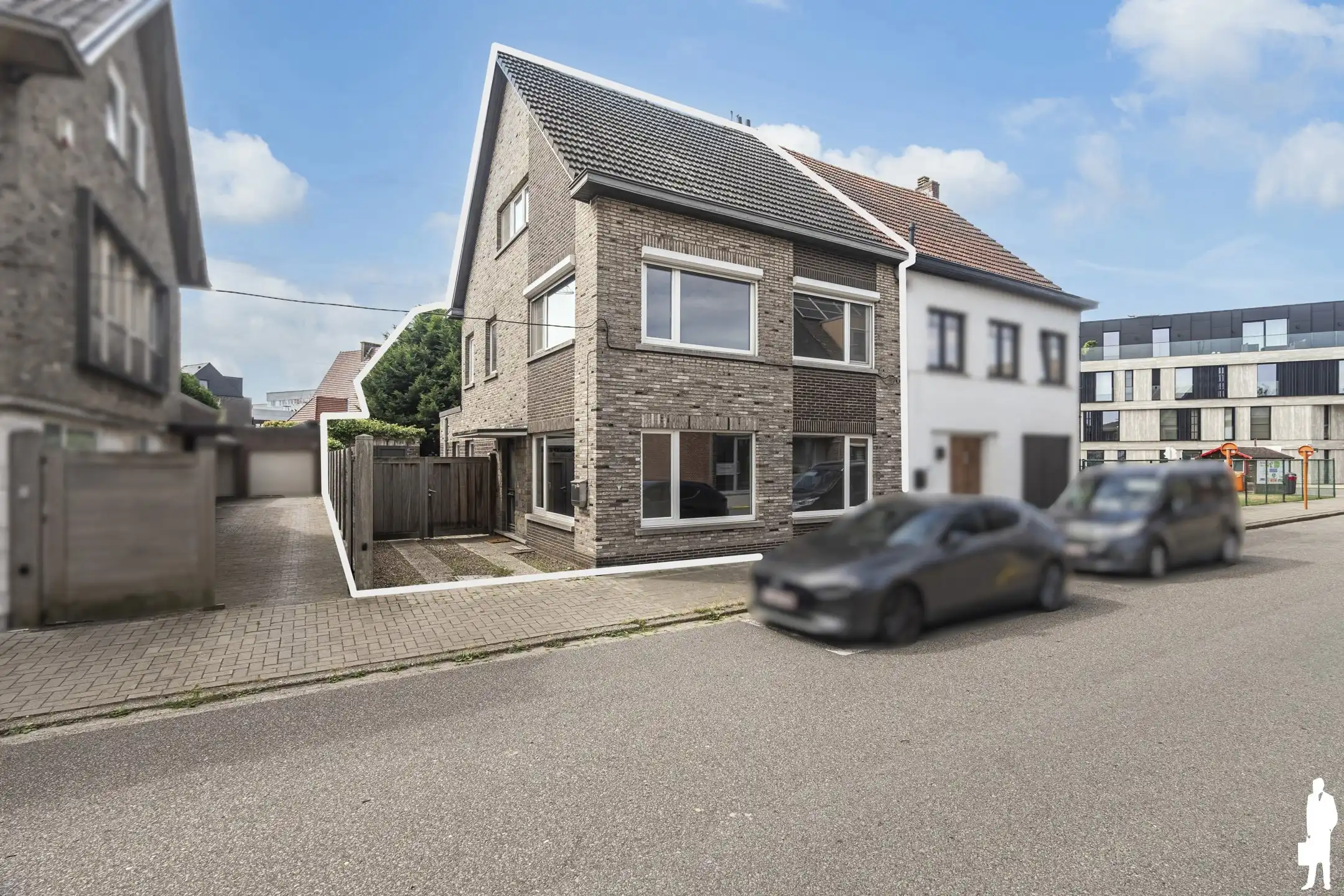 Ruime stadswoning - 4 slpk., 2 bdk., garage; zonnepanelen foto {{pictureIndex}}
