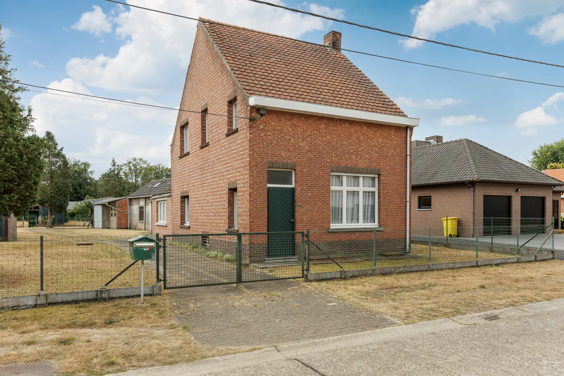 Te renoveren woning op mooi perceel van 1.519 m² (Zuid) foto 4
