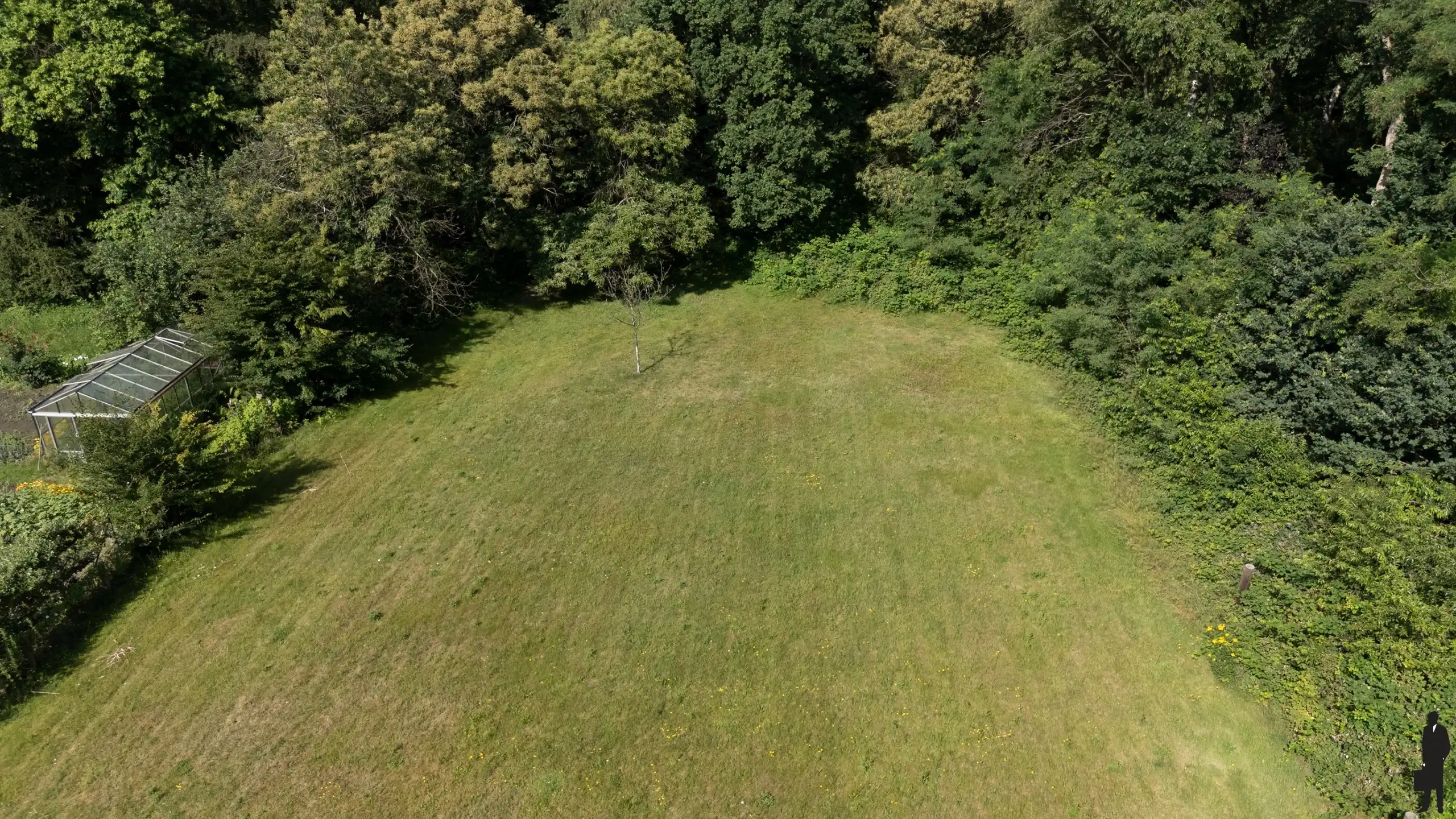 Karaktervolle villa op perceel van ca. 3.017 m² foto 24